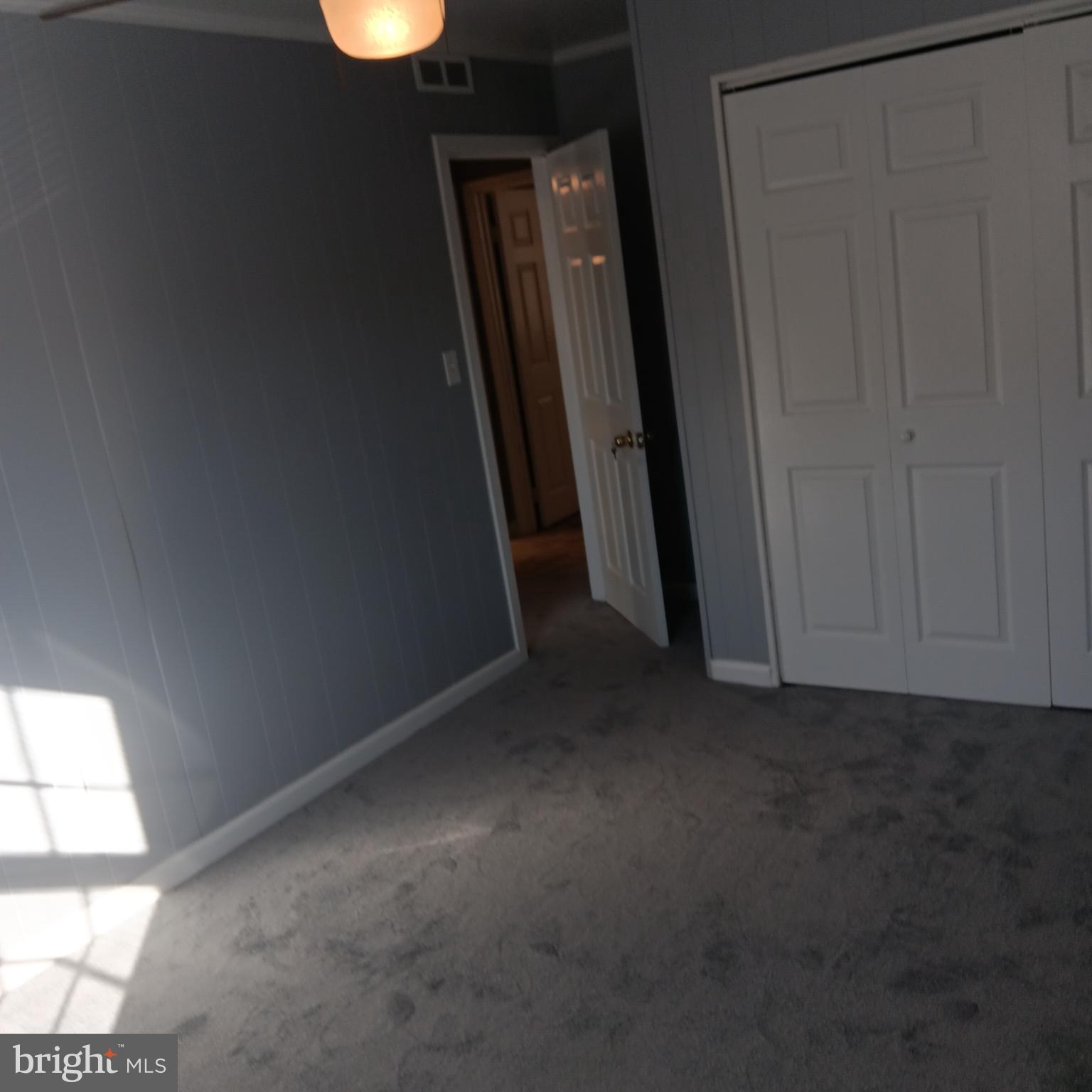 OLD TOWNE VILLAGE CONDOMINIUMS - Residential Lease