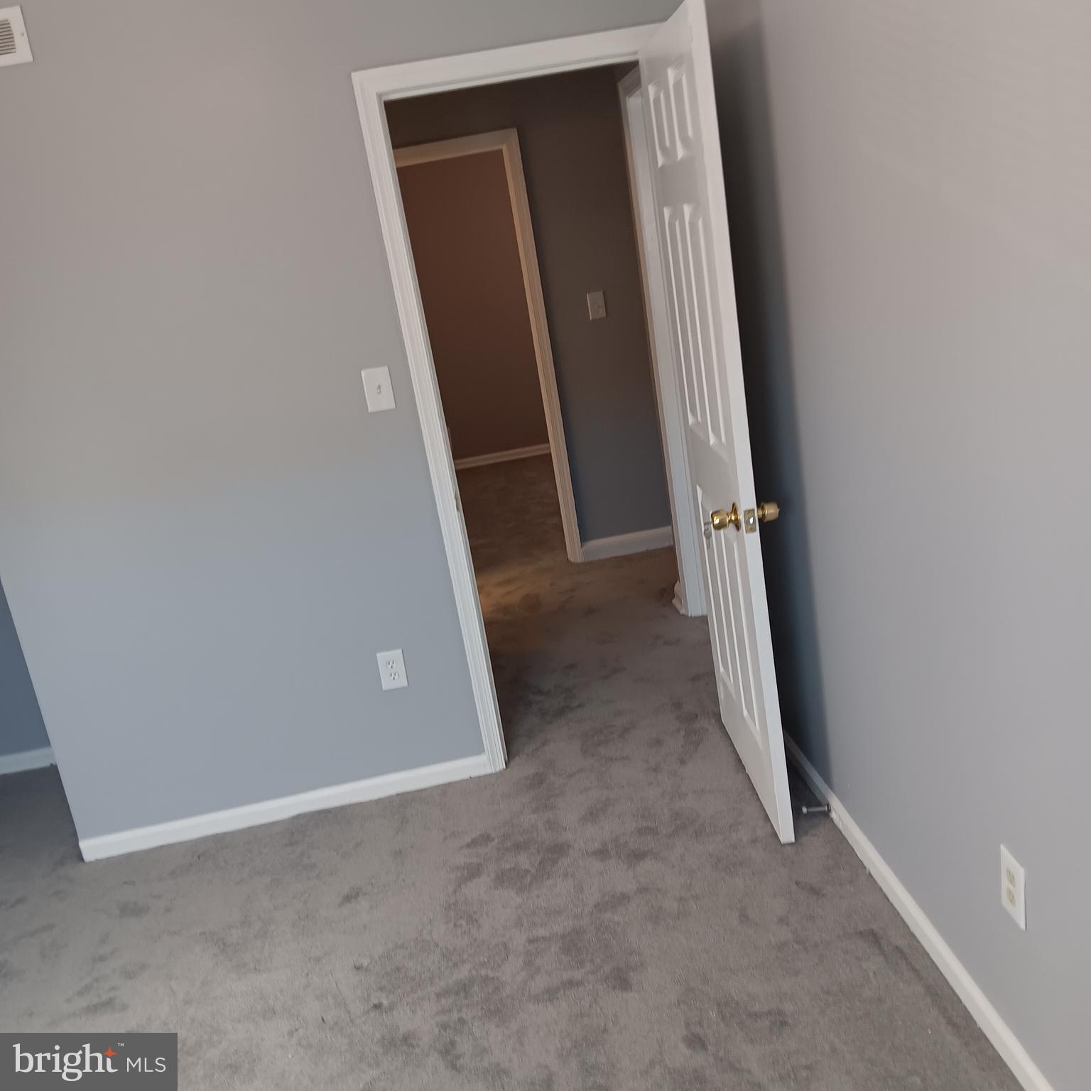 OLD TOWNE VILLAGE CONDOMINIUMS - Residential Lease