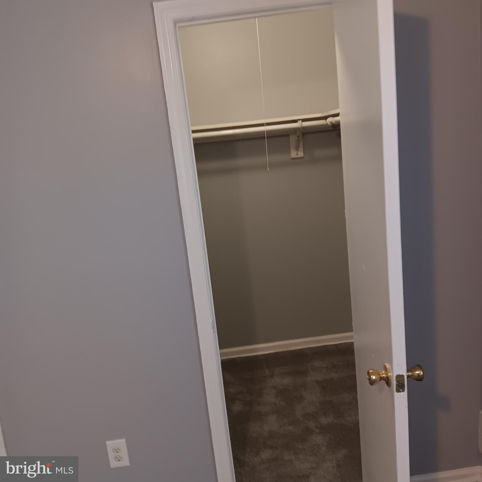 OLD TOWNE VILLAGE CONDOMINIUMS - Residential Lease