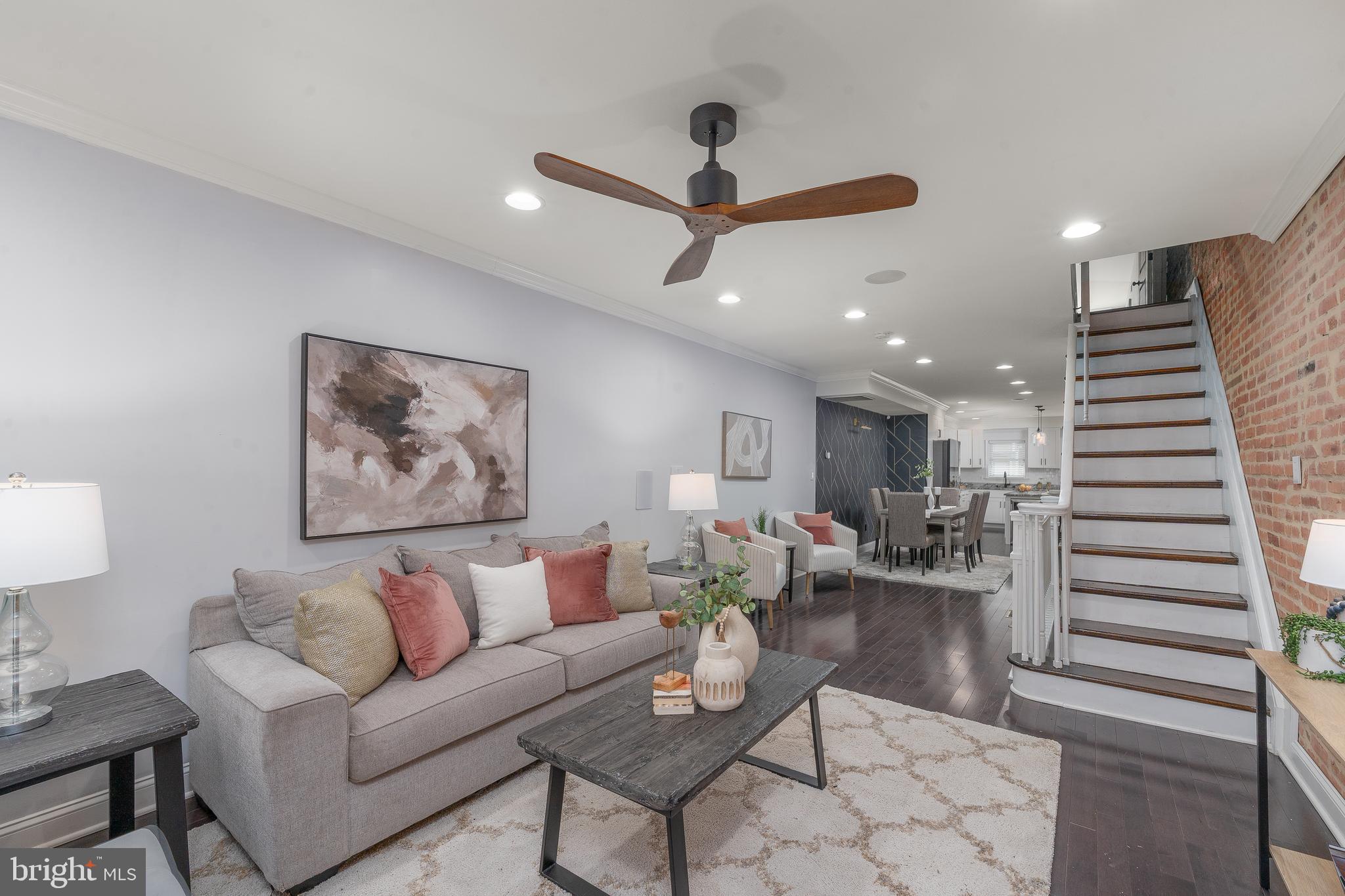 934 S CLINTON STREET