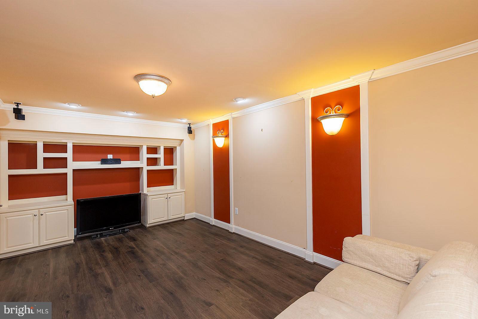 HAMMONDS MILL - Residential