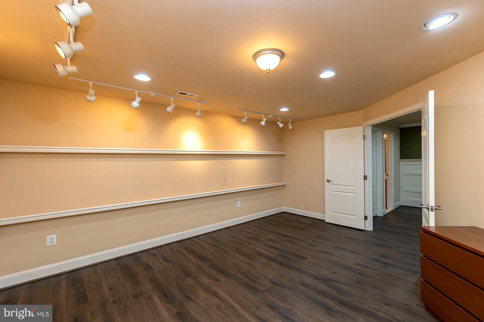 HAMMONDS MILL - Residential