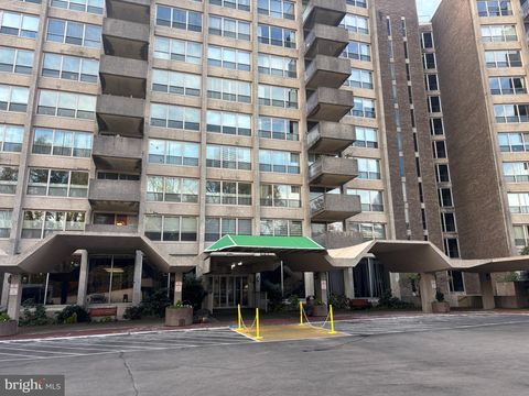 Photo of 1001 City Avenue #E-223, WYNNEWOOD, PA 19096 (MLS # PAMC2159962)