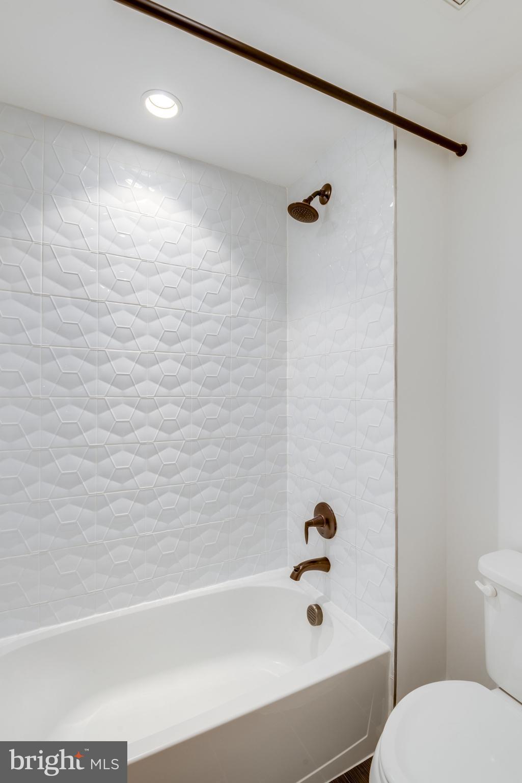 BRAMBLETON AT EMERALD RIDGE - Residential Lease