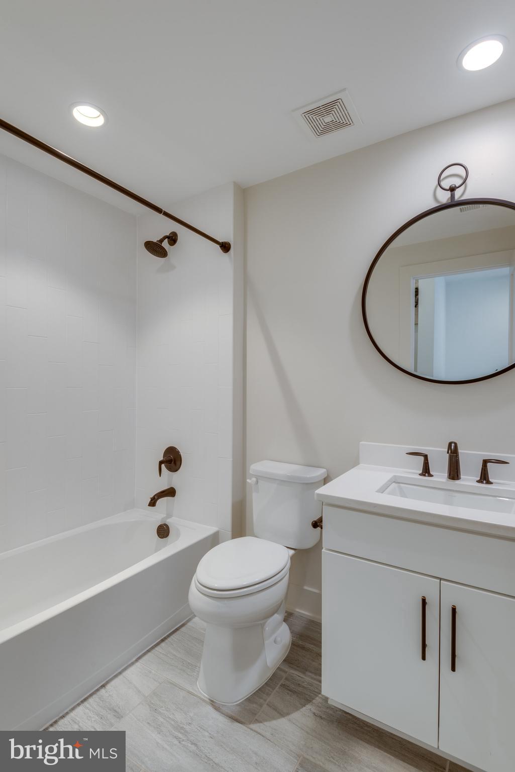 BRAMBLETON AT EMERALD RIDGE - Residential Lease