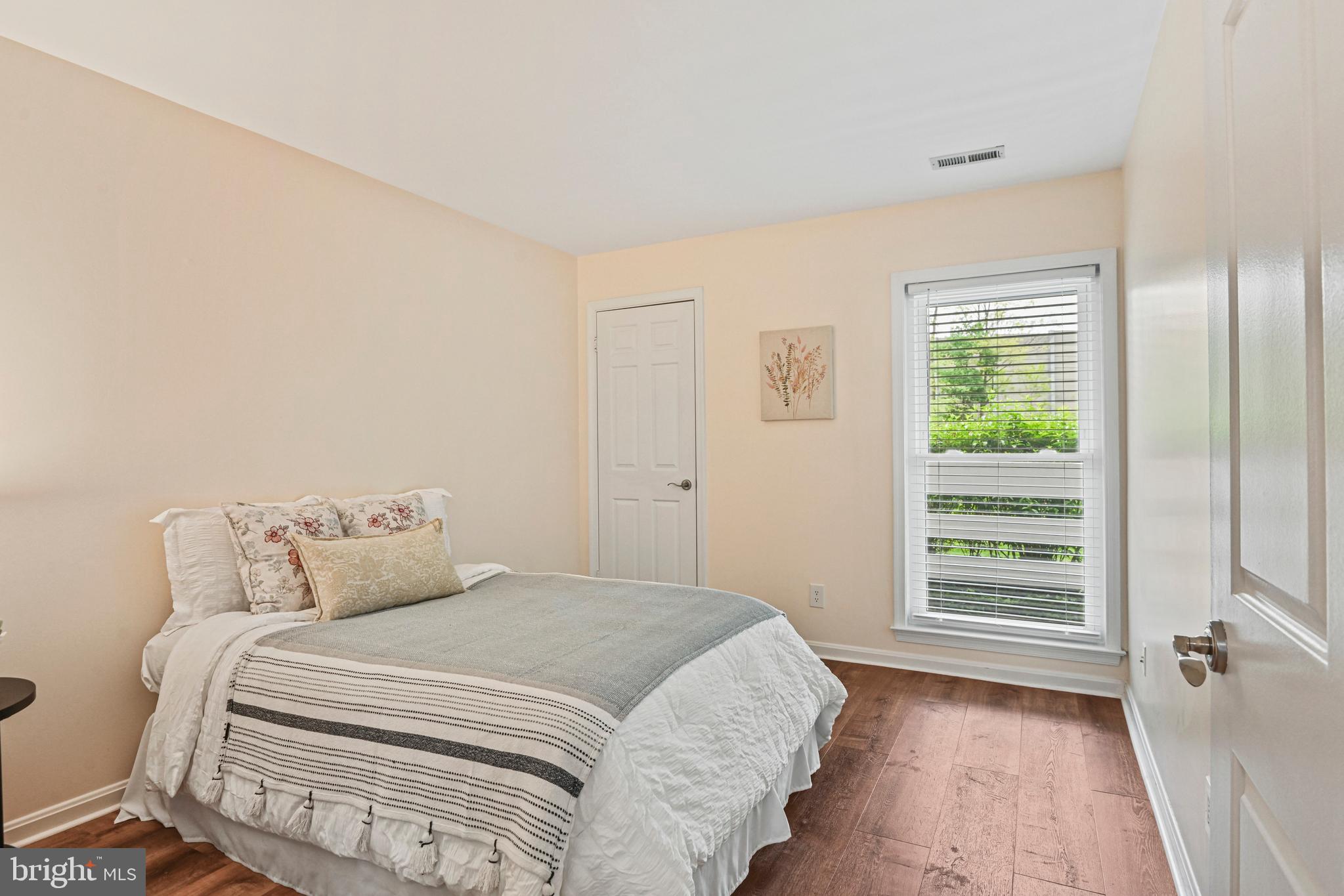 FOUR WINDS AT OAKTON - Residential