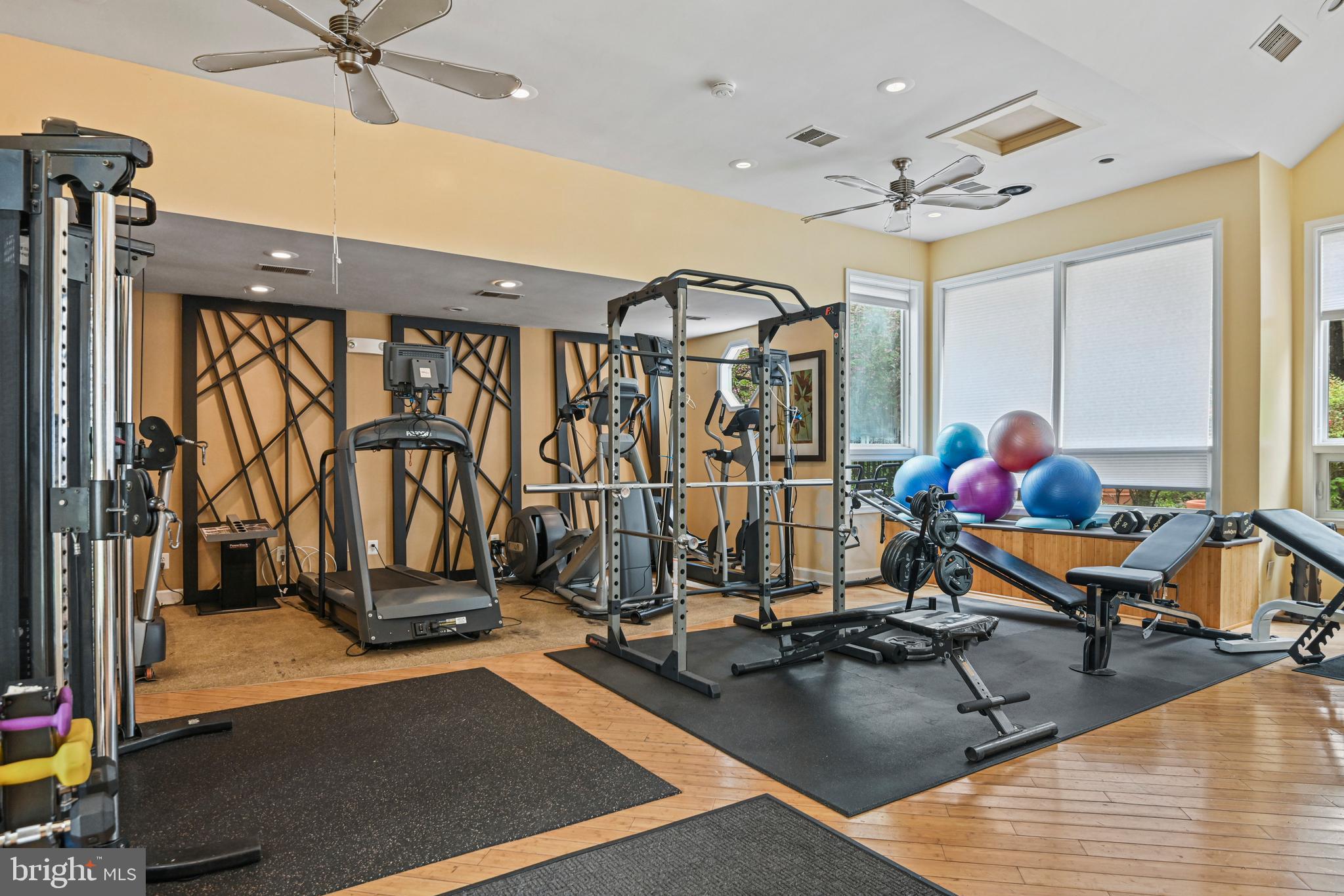 FOUR WINDS AT OAKTON - Residential