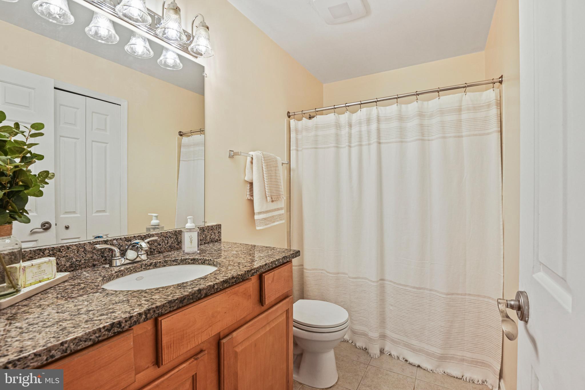 FOUR WINDS AT OAKTON - Residential