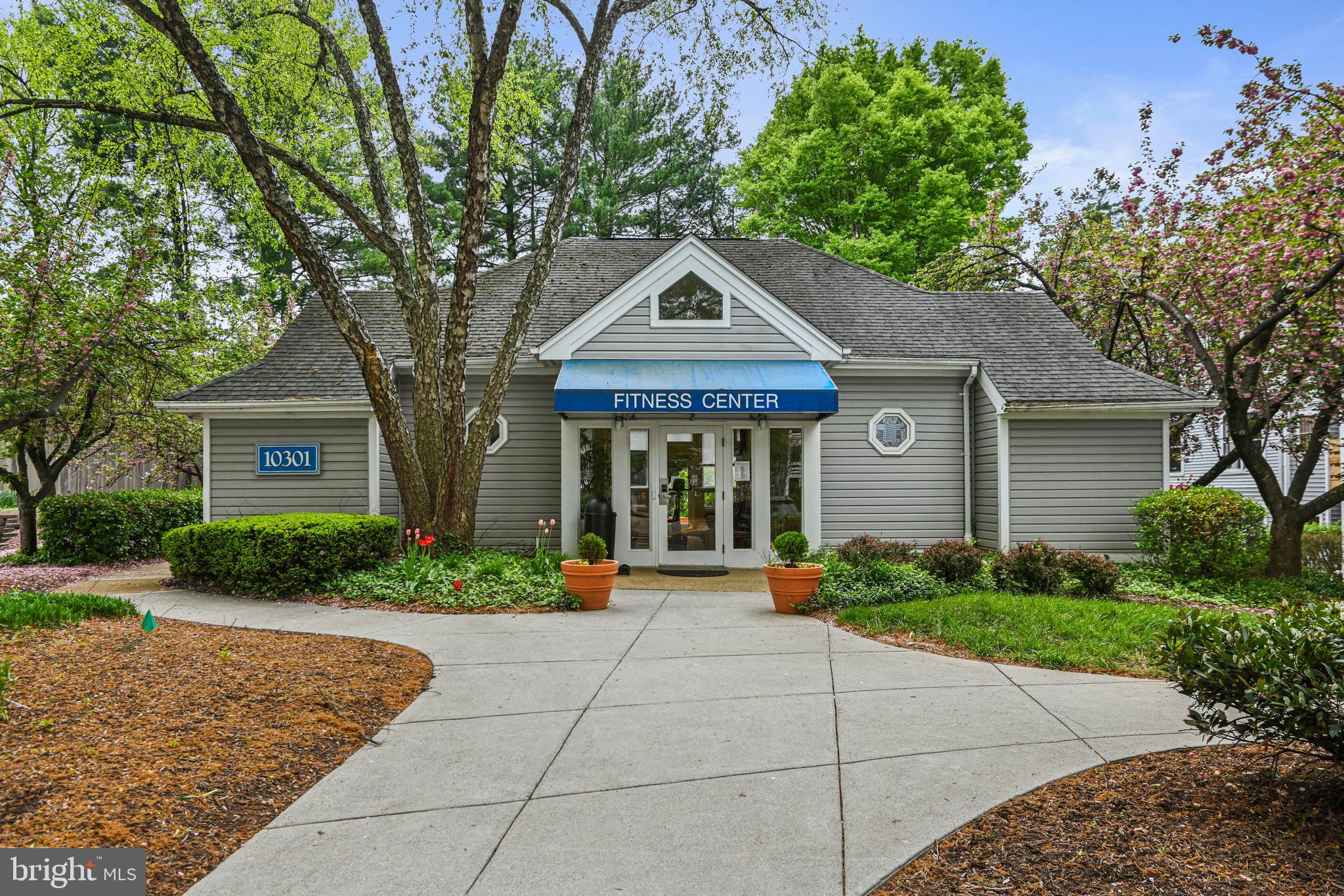 FOUR WINDS AT OAKTON - Residential