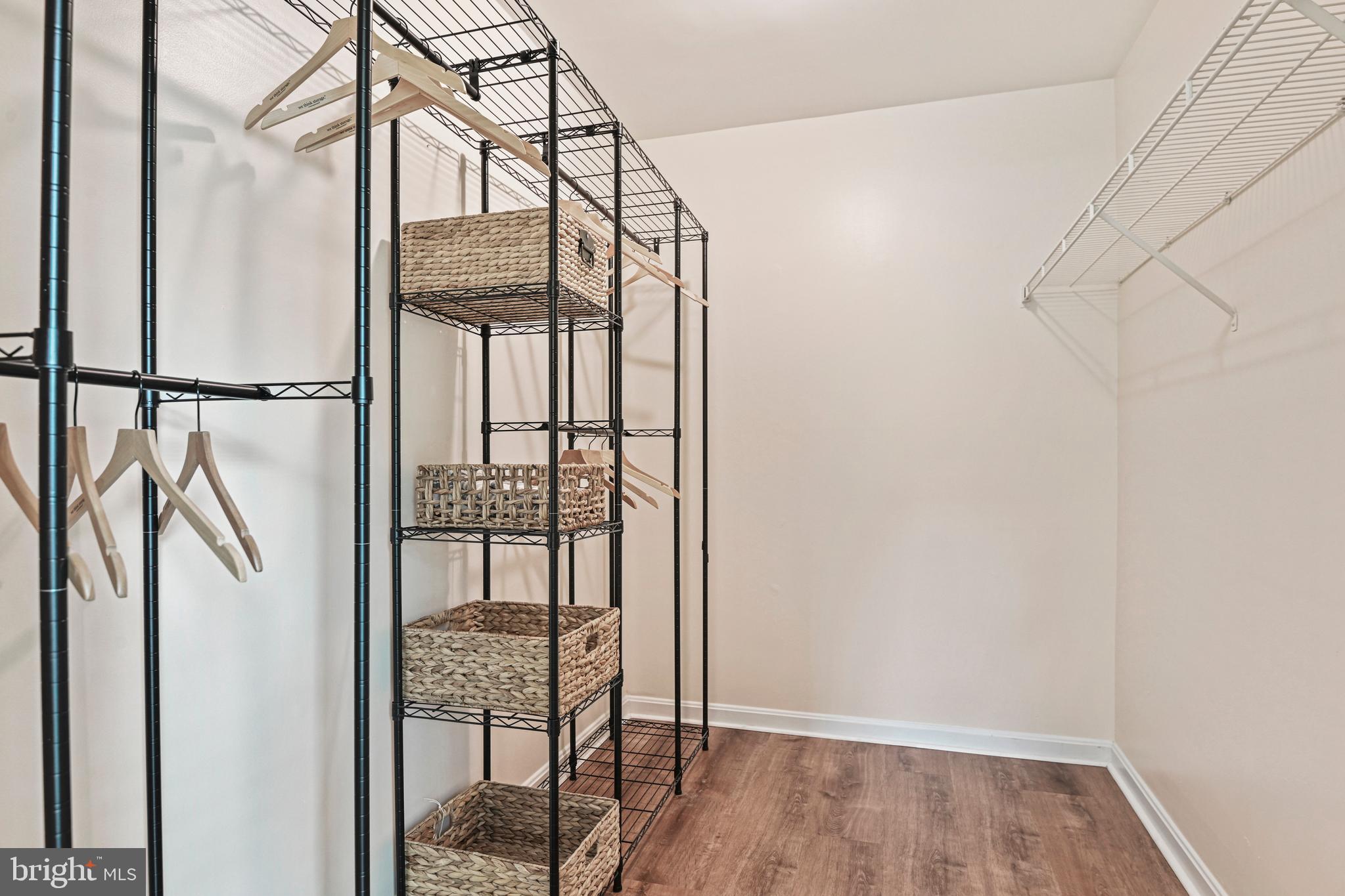 FOUR WINDS AT OAKTON - Residential