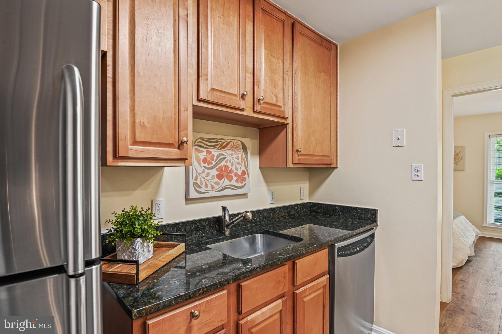 FOUR WINDS AT OAKTON - Residential