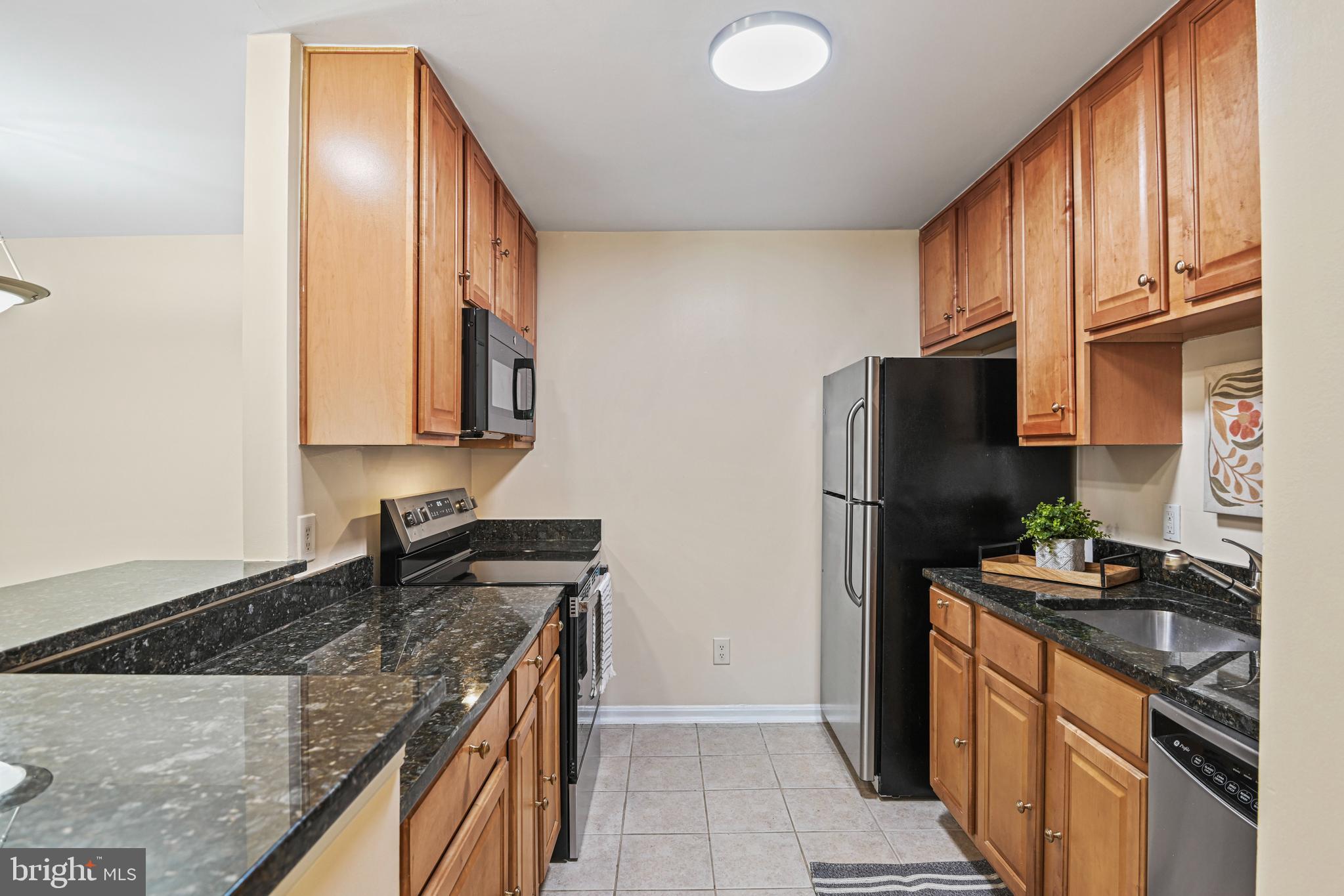 FOUR WINDS AT OAKTON - Residential