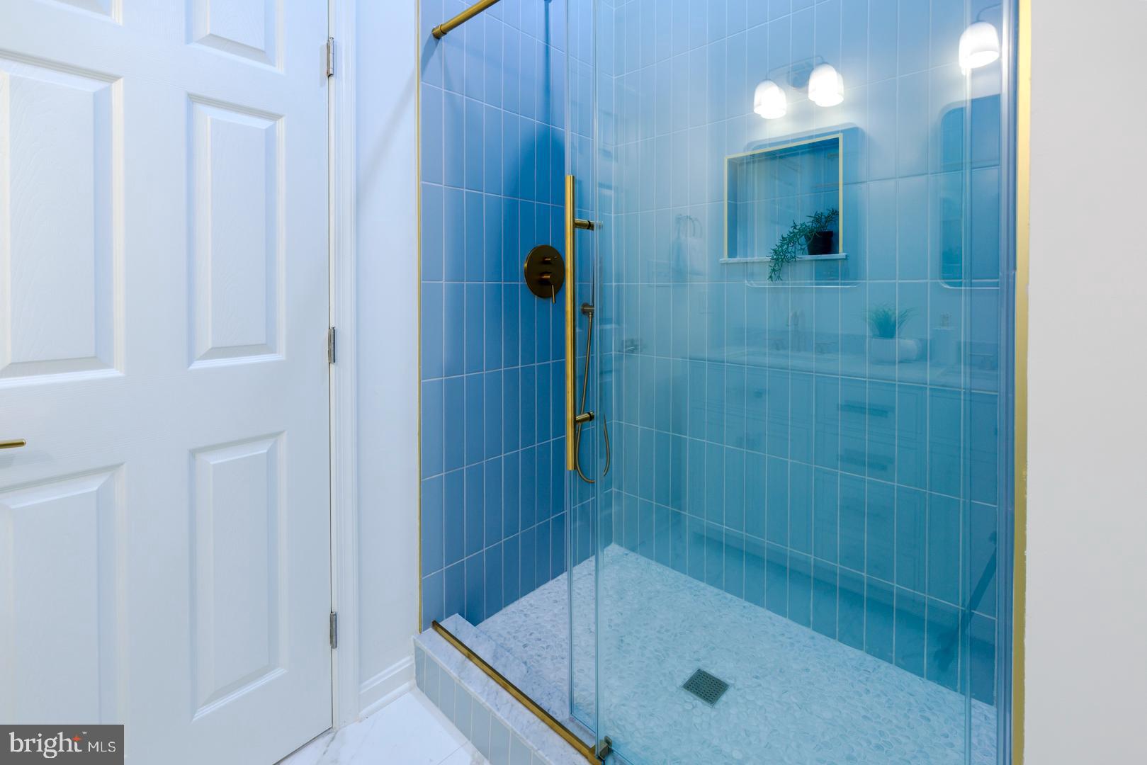 COVE CREEK CLUB - Residential