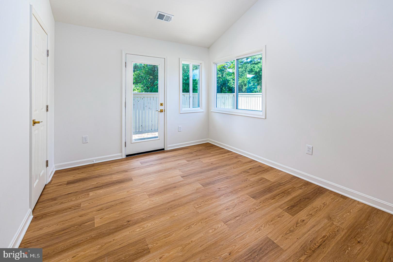 COVE CREEK CLUB - Residential