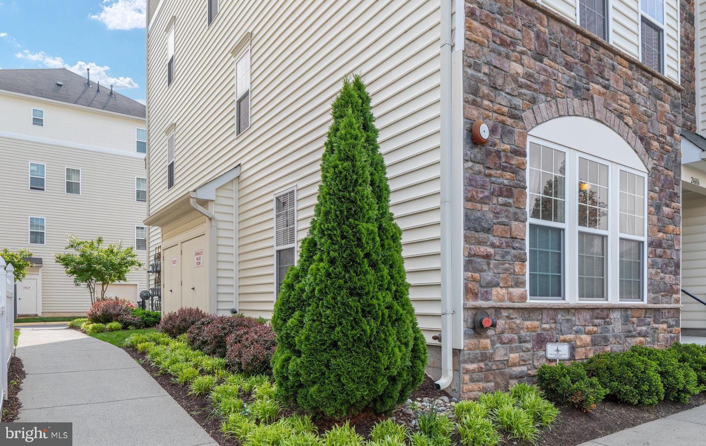 STONE RIDGE - Residential