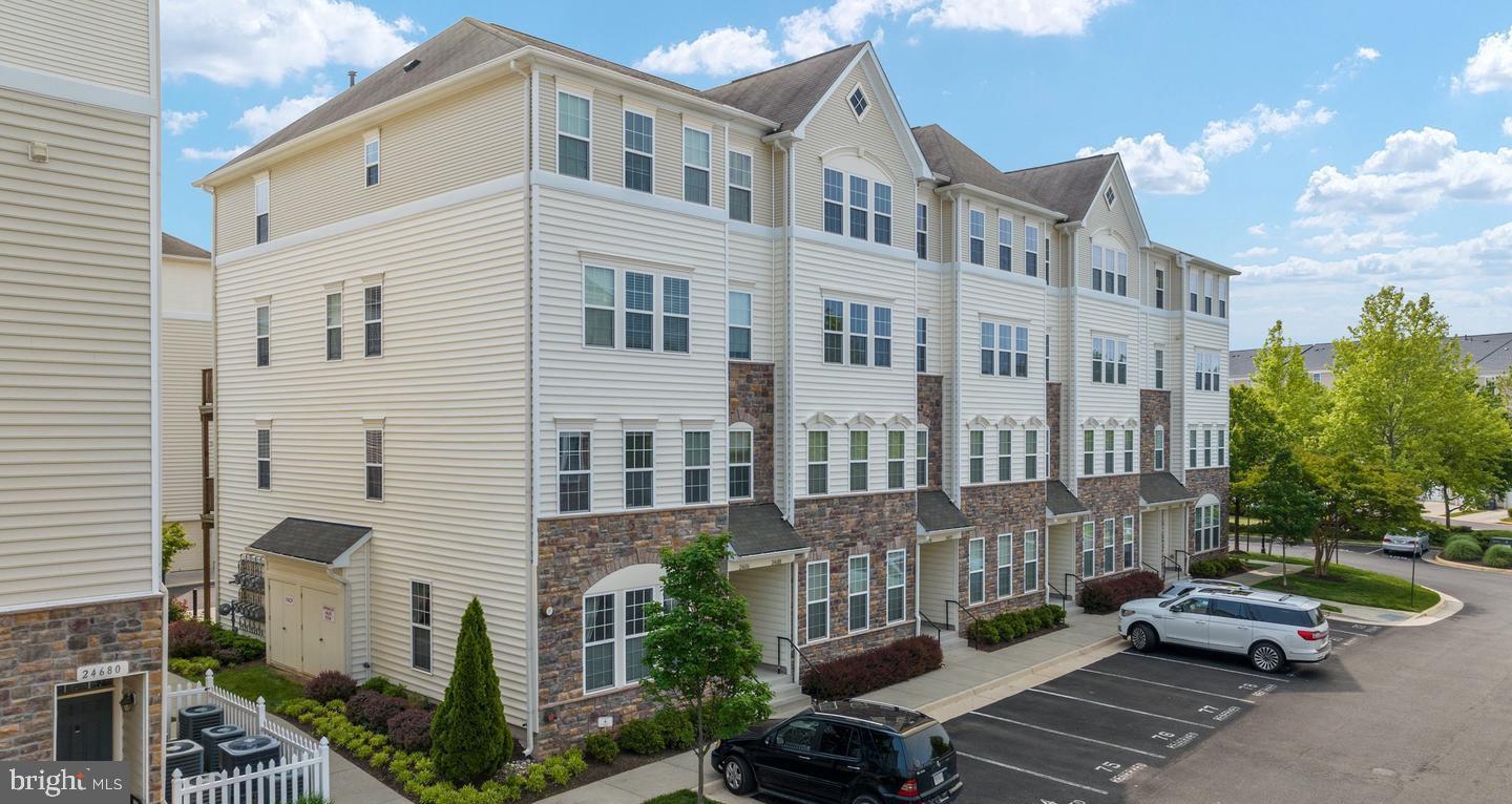 STONE RIDGE - Residential