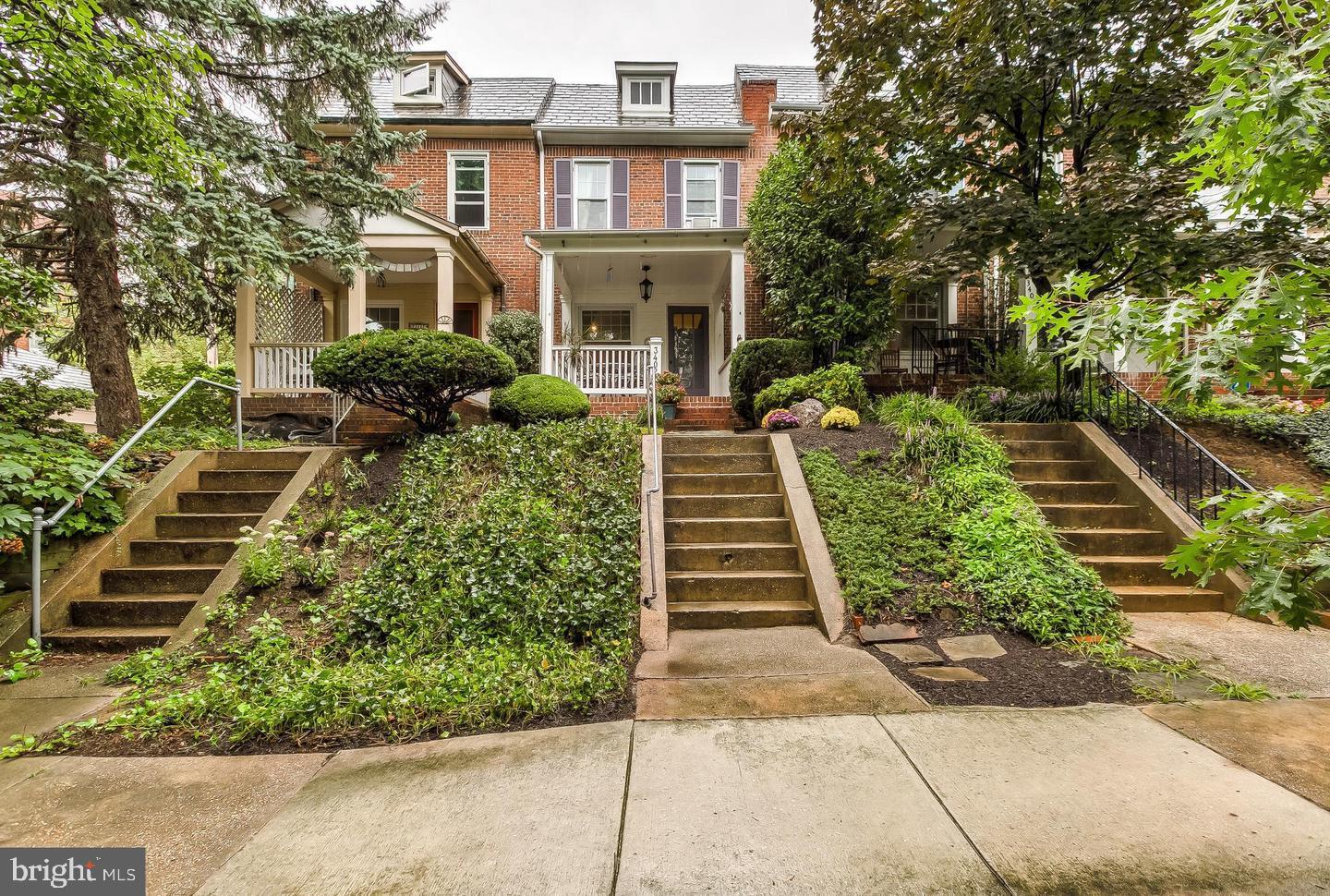 OAKENSHAWE - Residential Lease