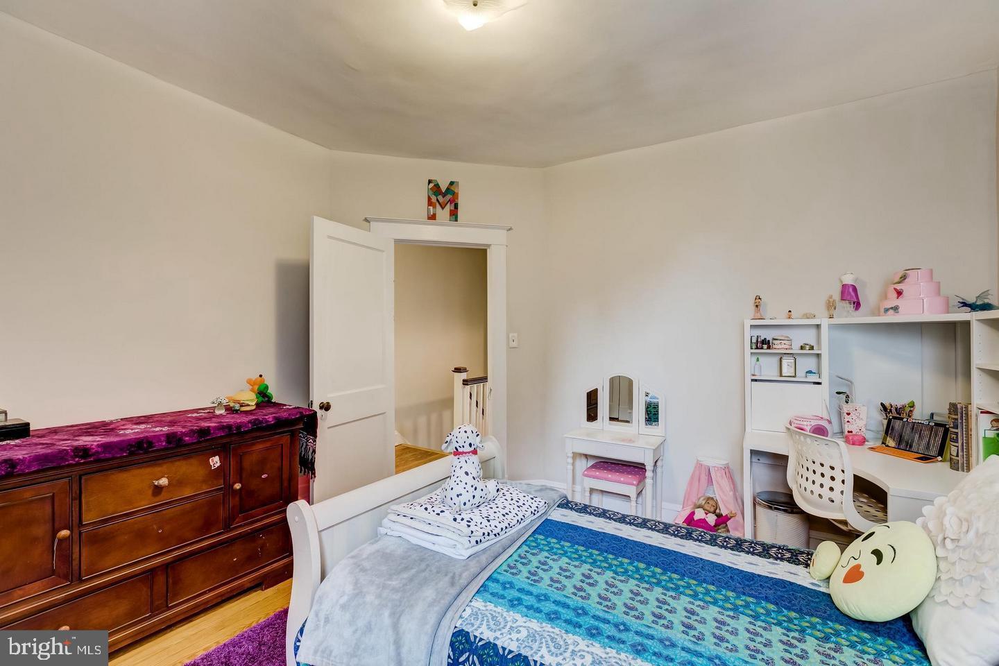 OAKENSHAWE - Residential Lease