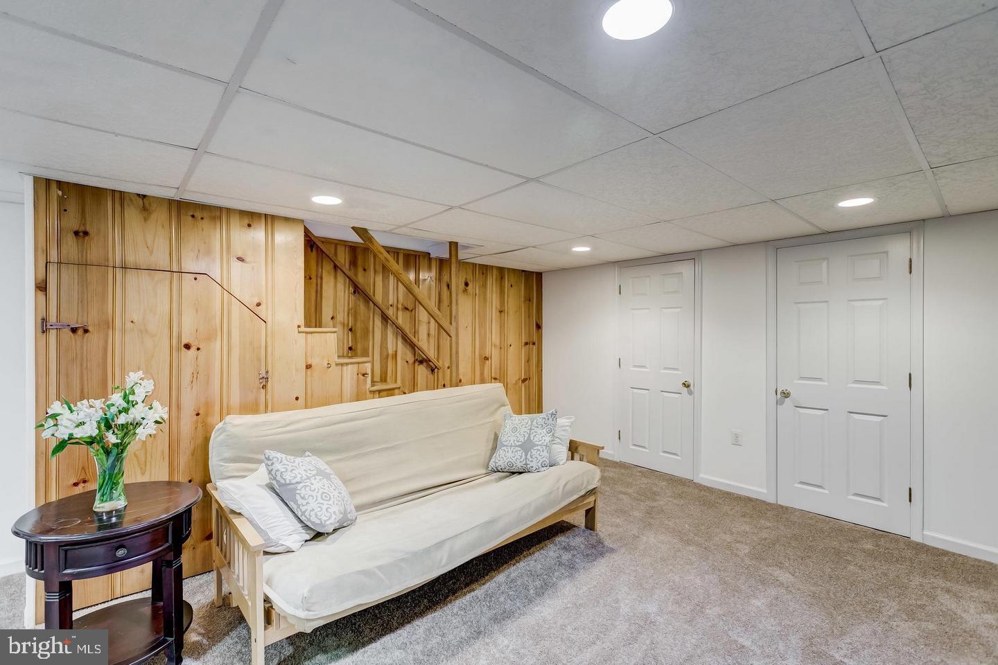 OAKENSHAWE - Residential Lease