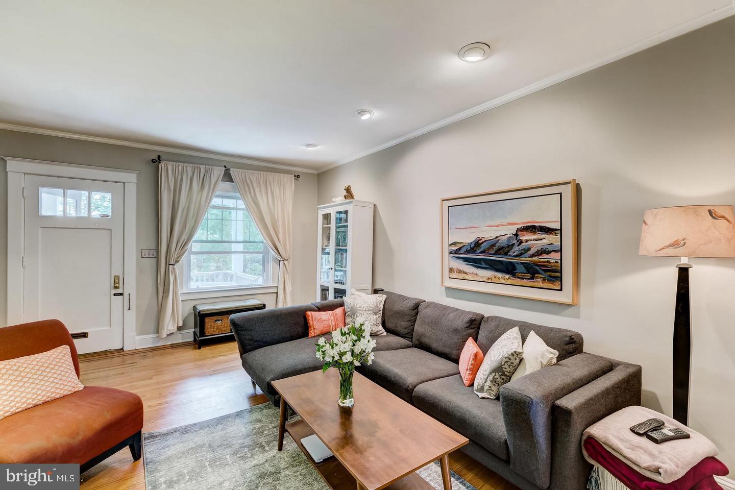 OAKENSHAWE - Residential Lease