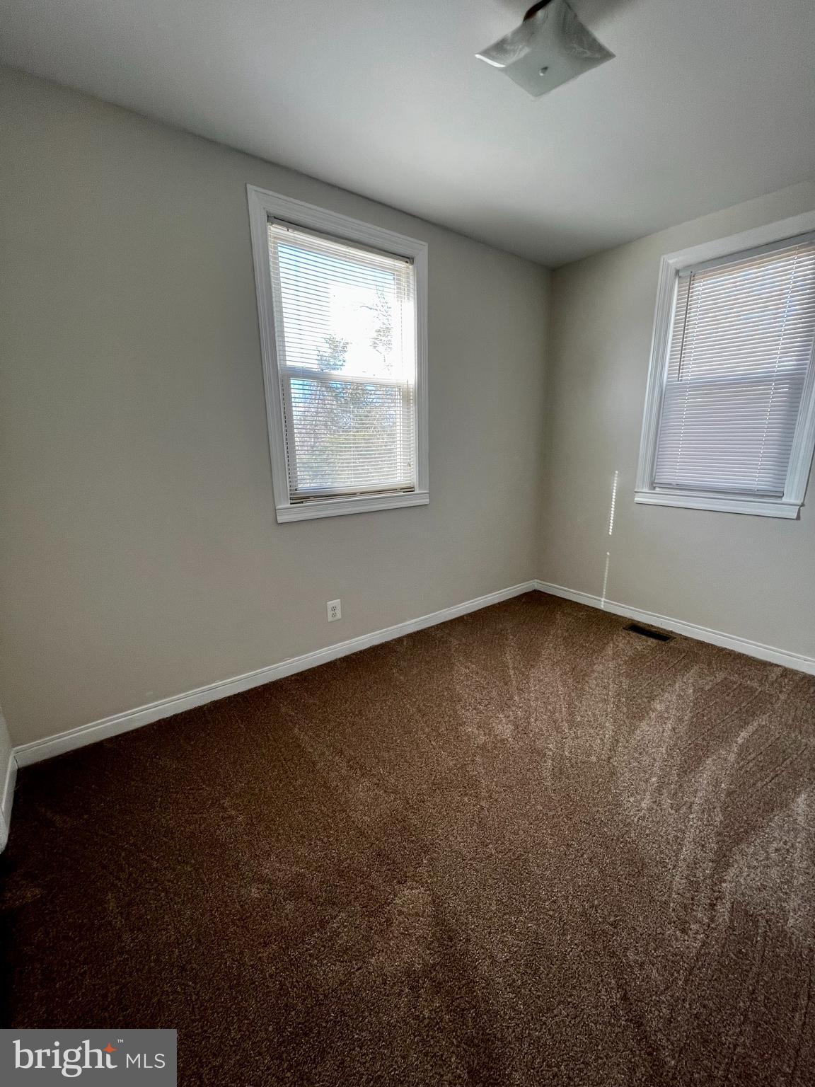 SIGEL BRN P/O GLYMONT SU - Residential Lease