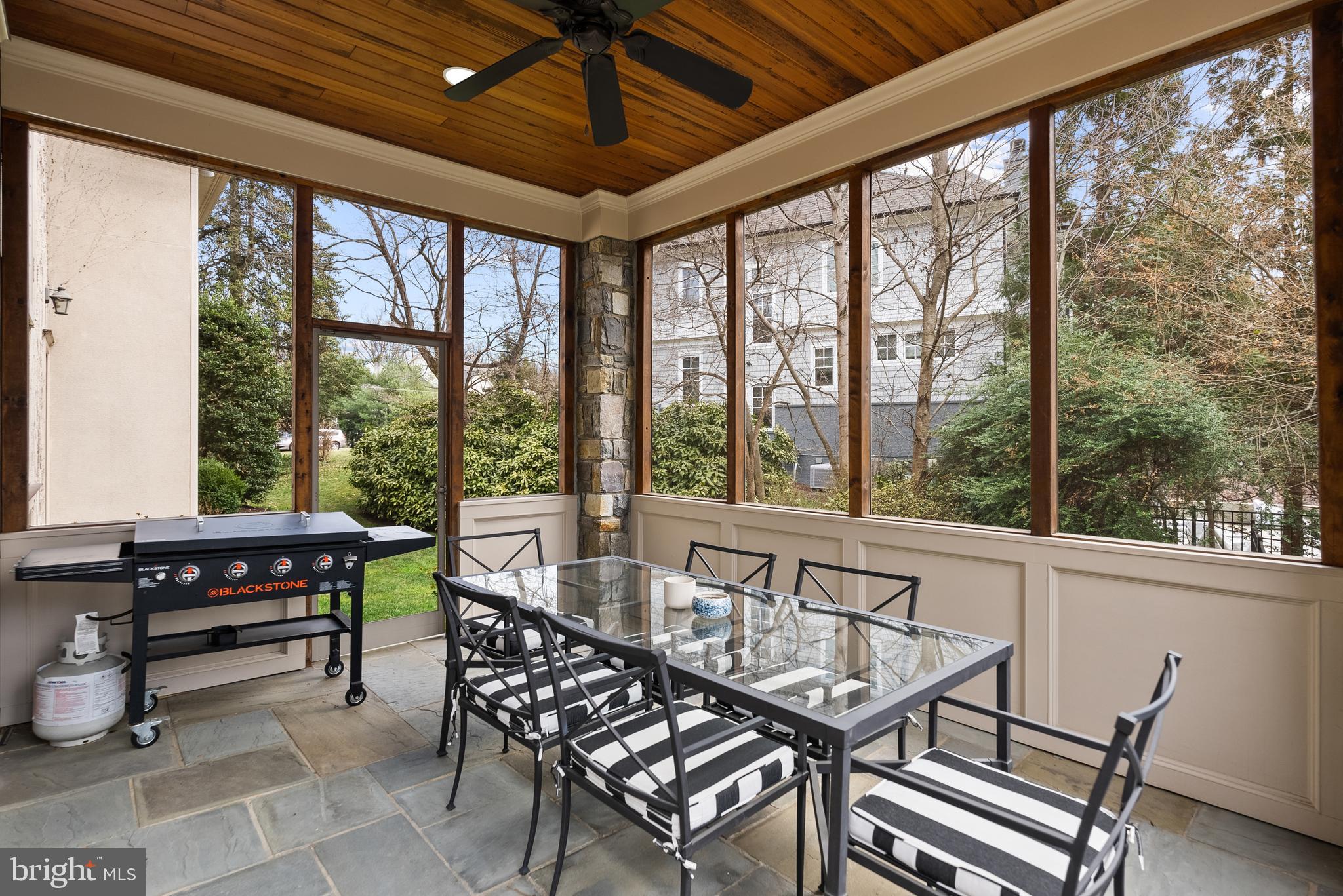 RIVER OAKS - Residential