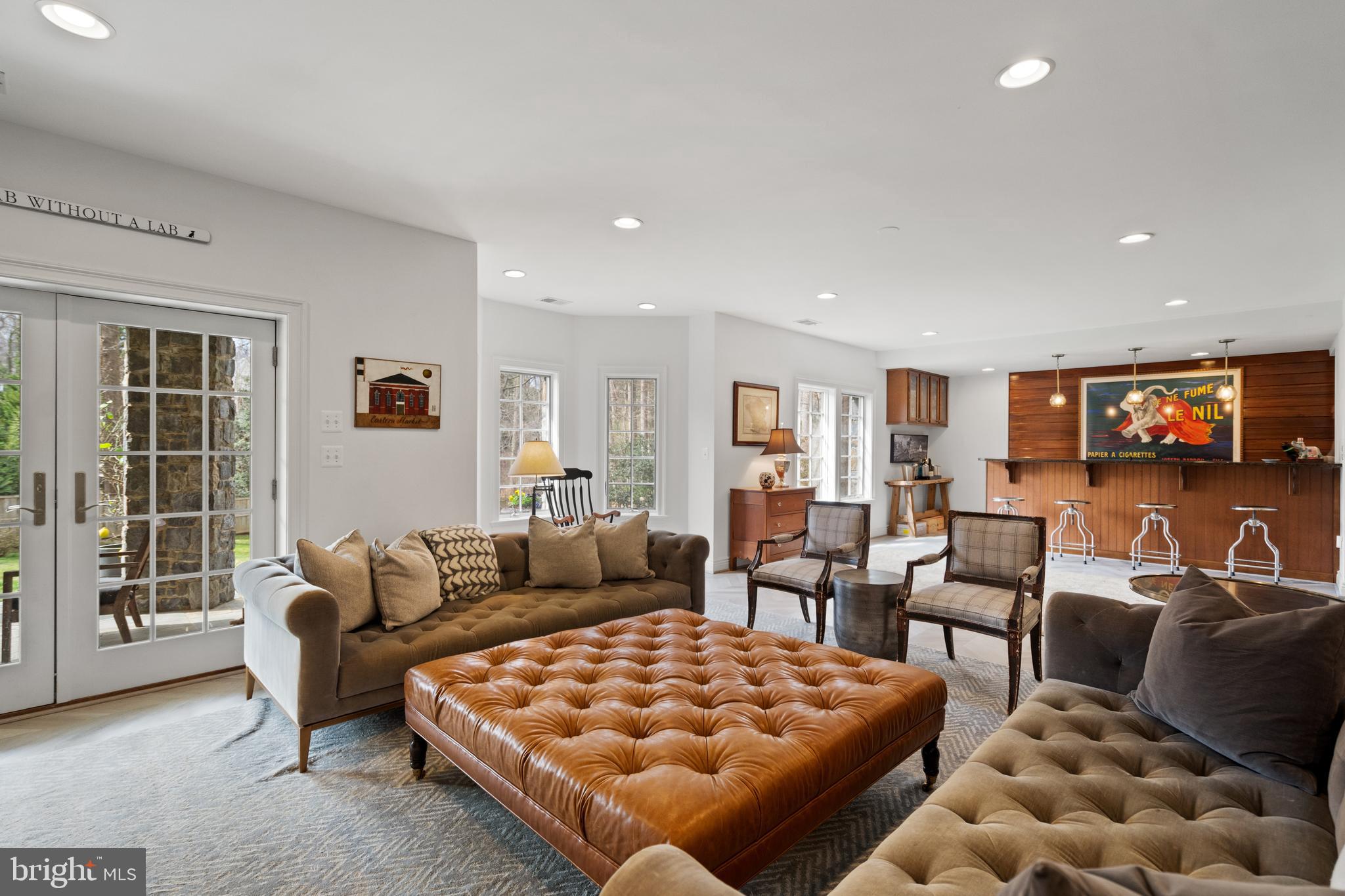 RIVER OAKS - Residential