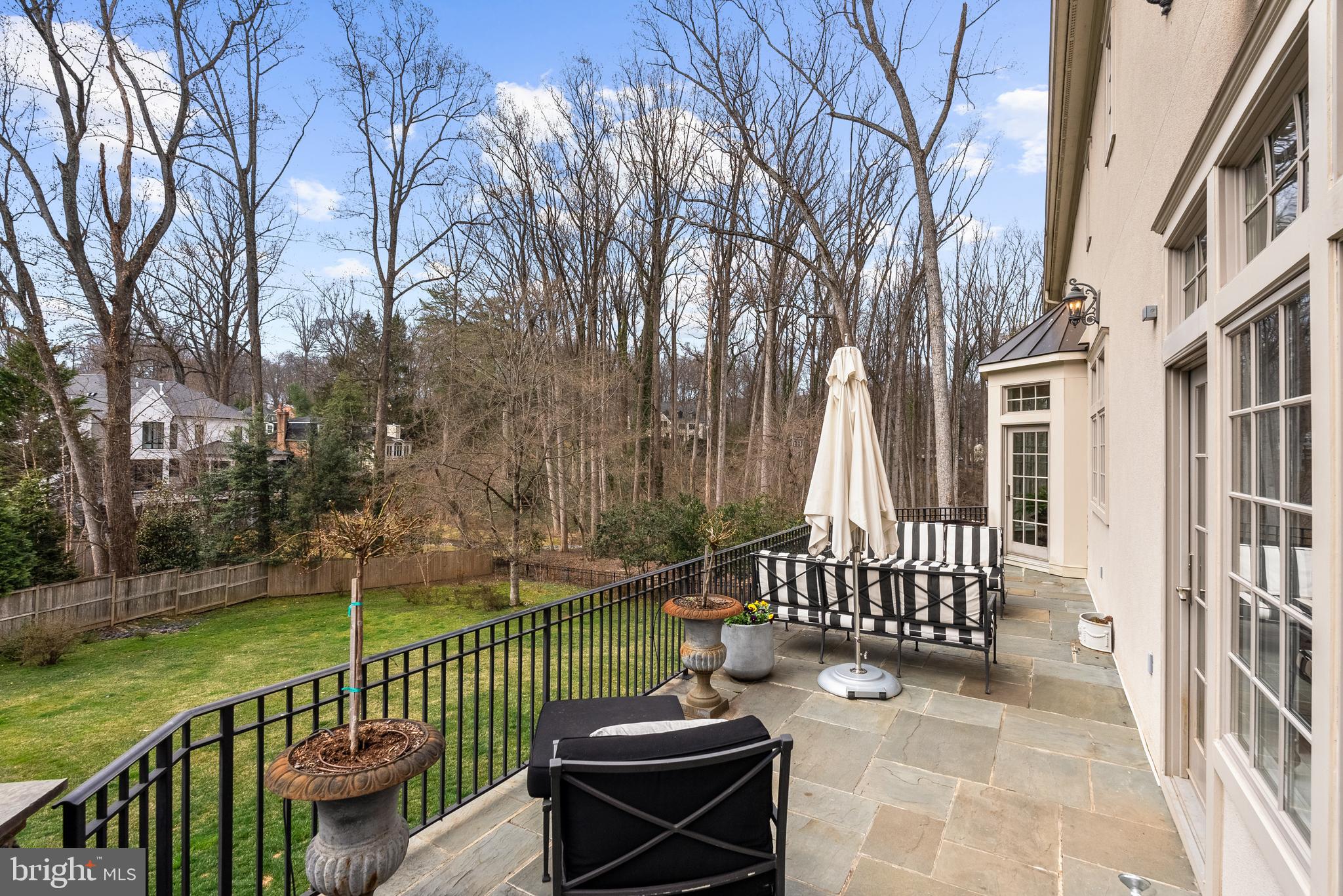 RIVER OAKS - Residential