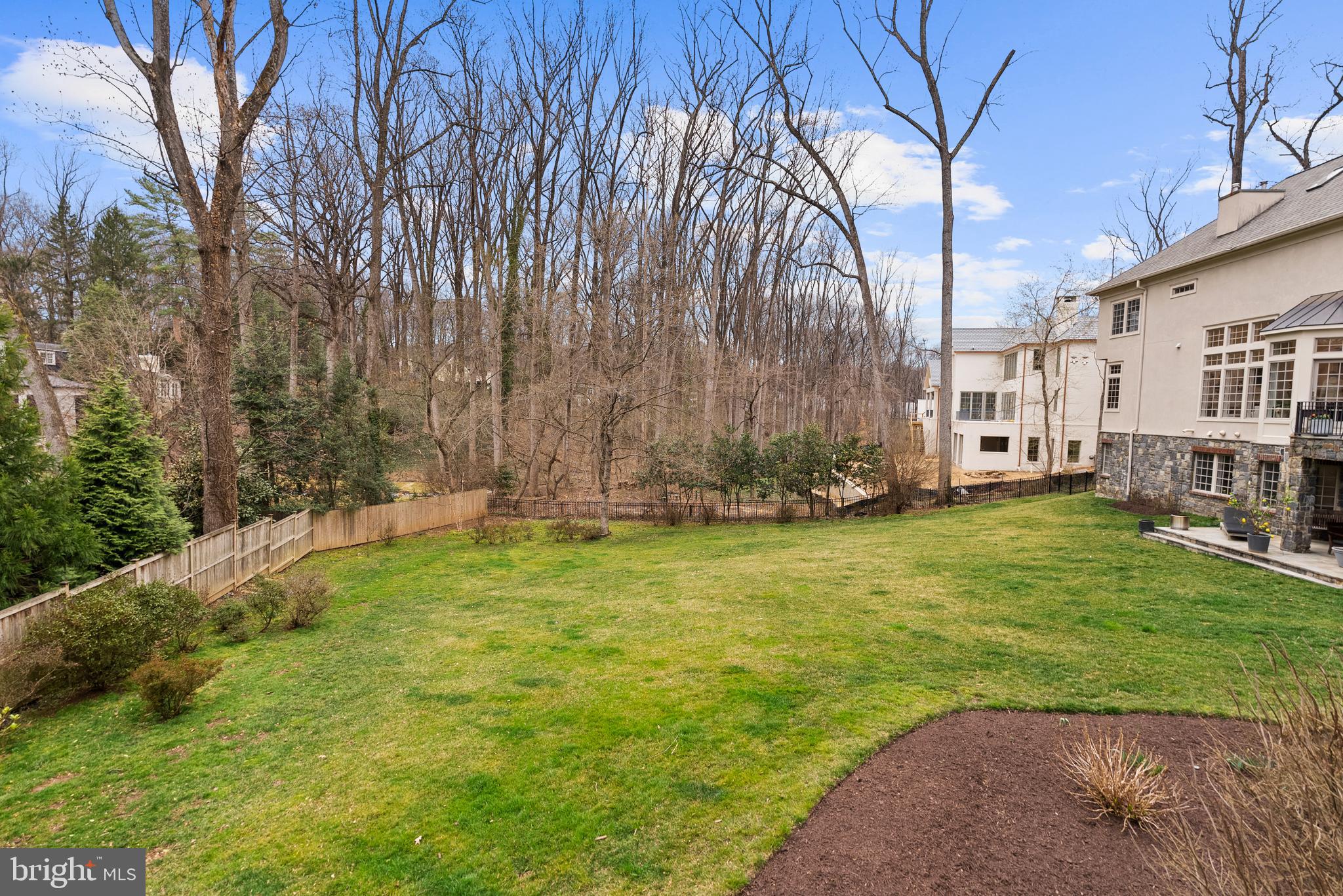 RIVER OAKS - Residential