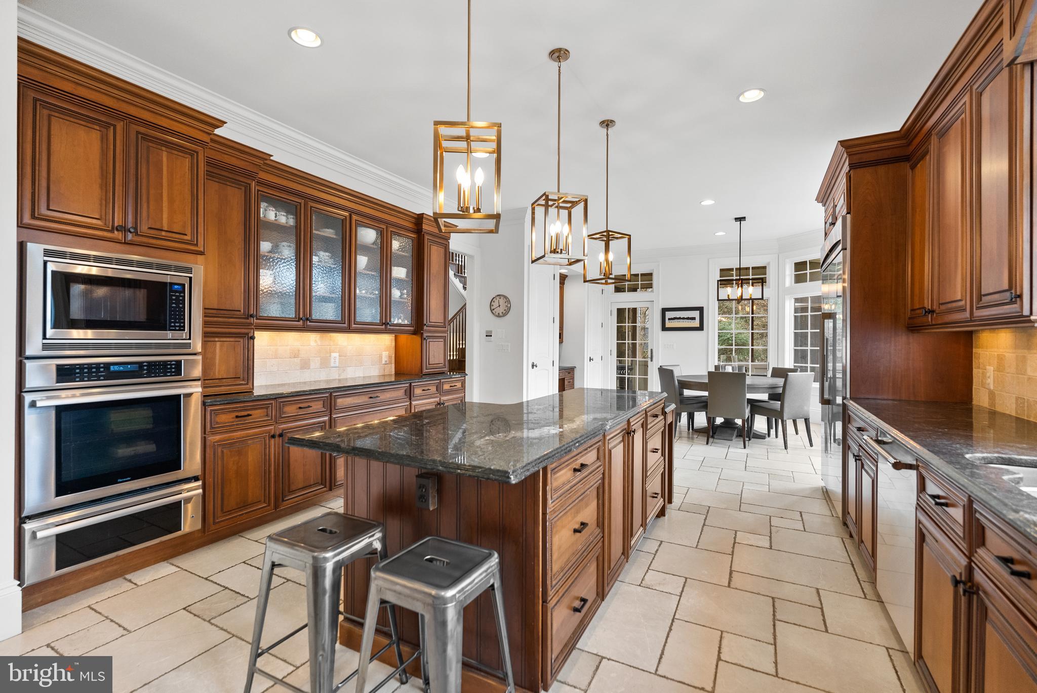 RIVER OAKS - Residential