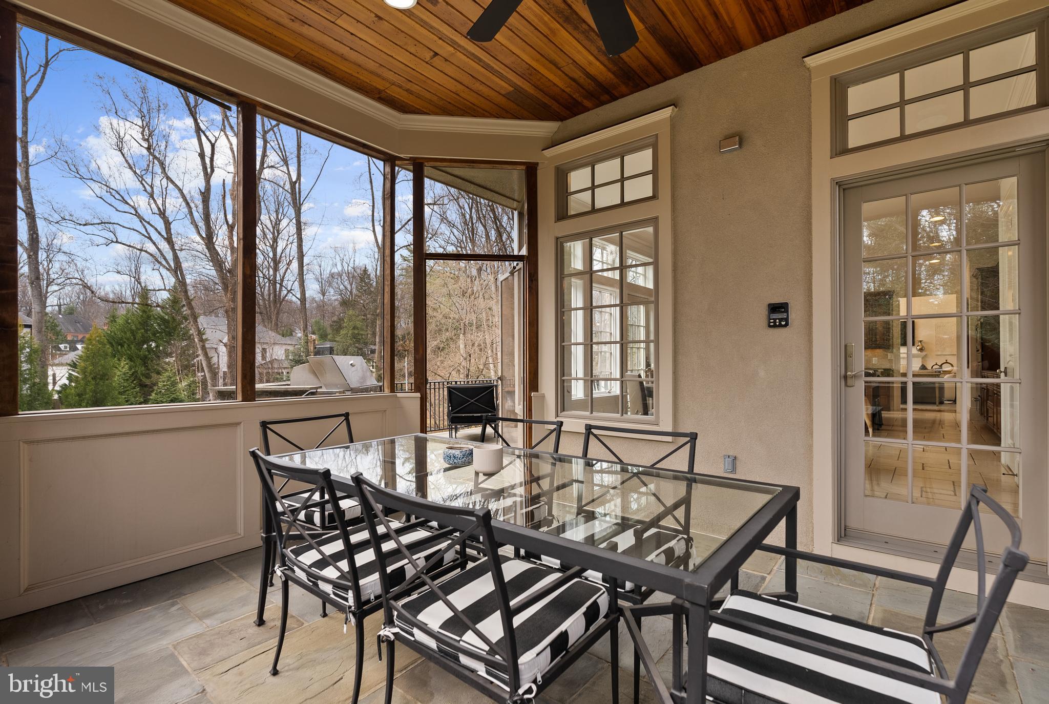 RIVER OAKS - Residential