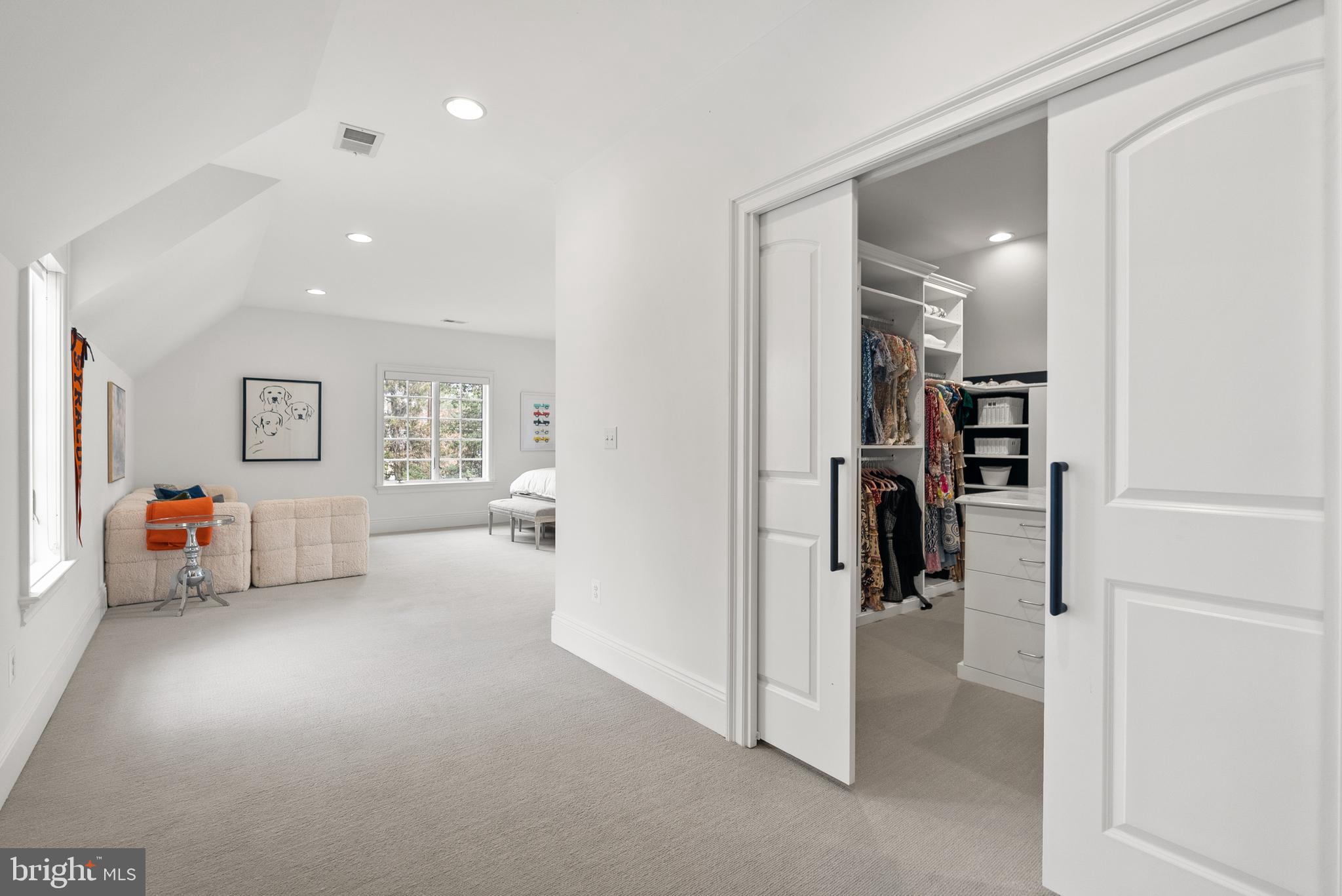 RIVER OAKS - Residential