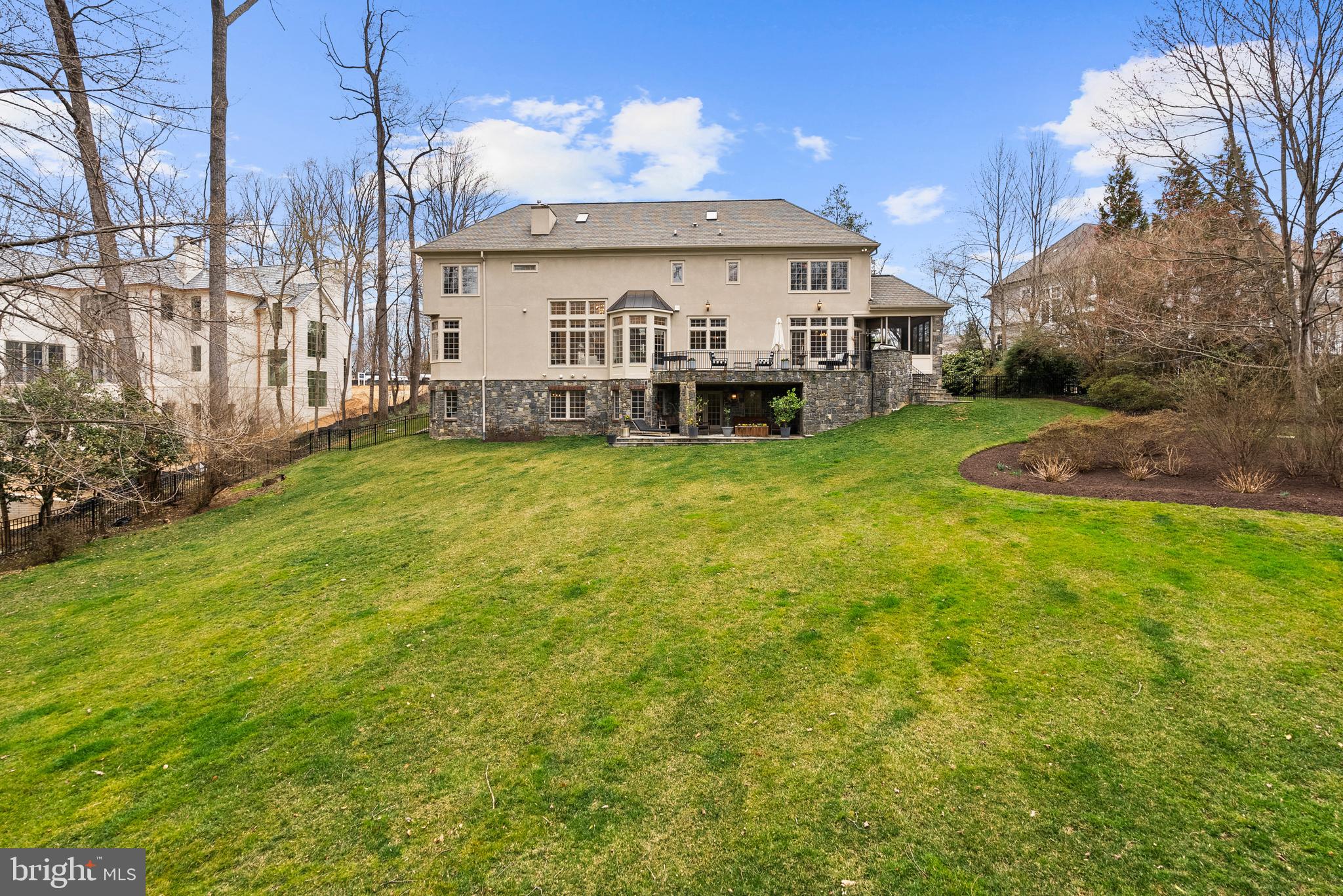 RIVER OAKS - Residential