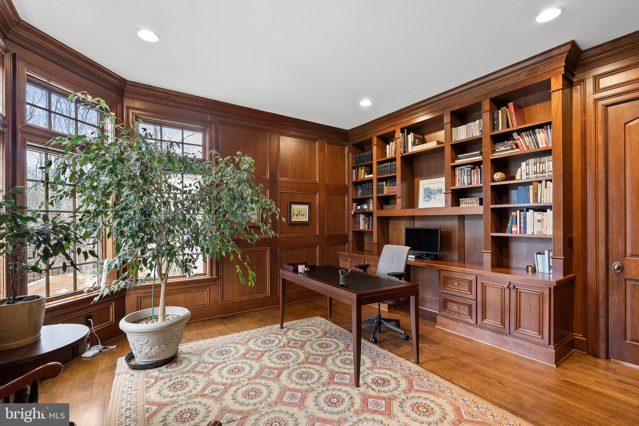 RIVER OAKS - Residential