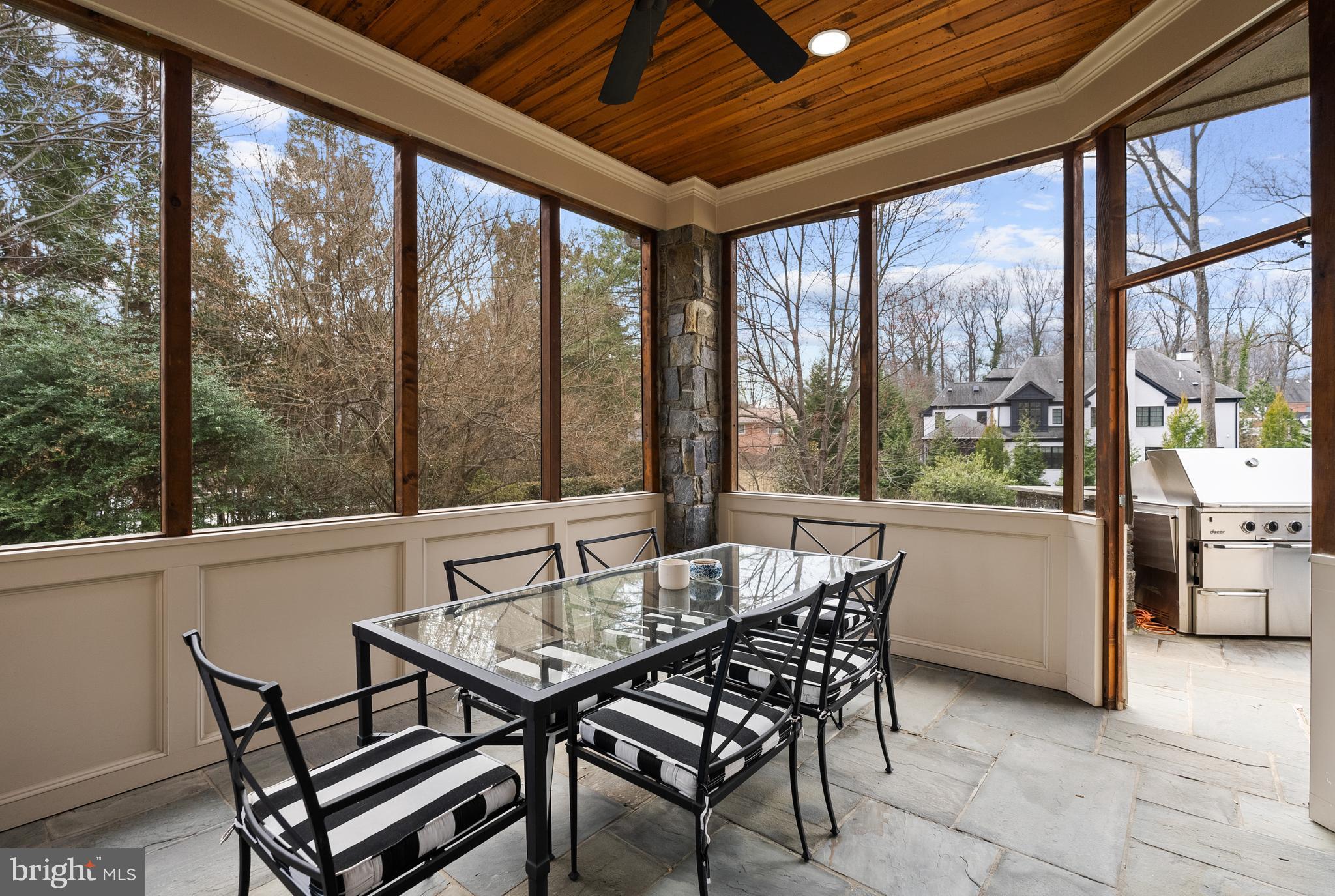 RIVER OAKS - Residential