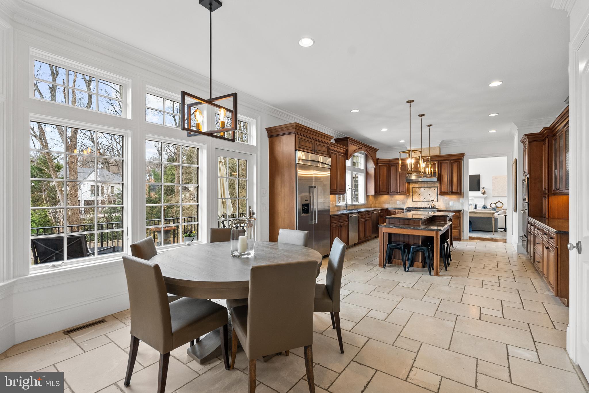 RIVER OAKS - Residential