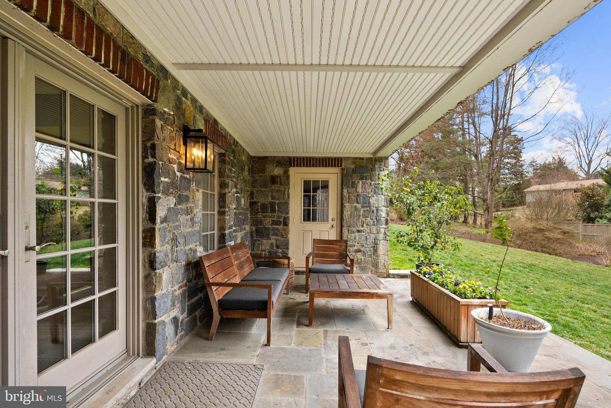 RIVER OAKS - Residential