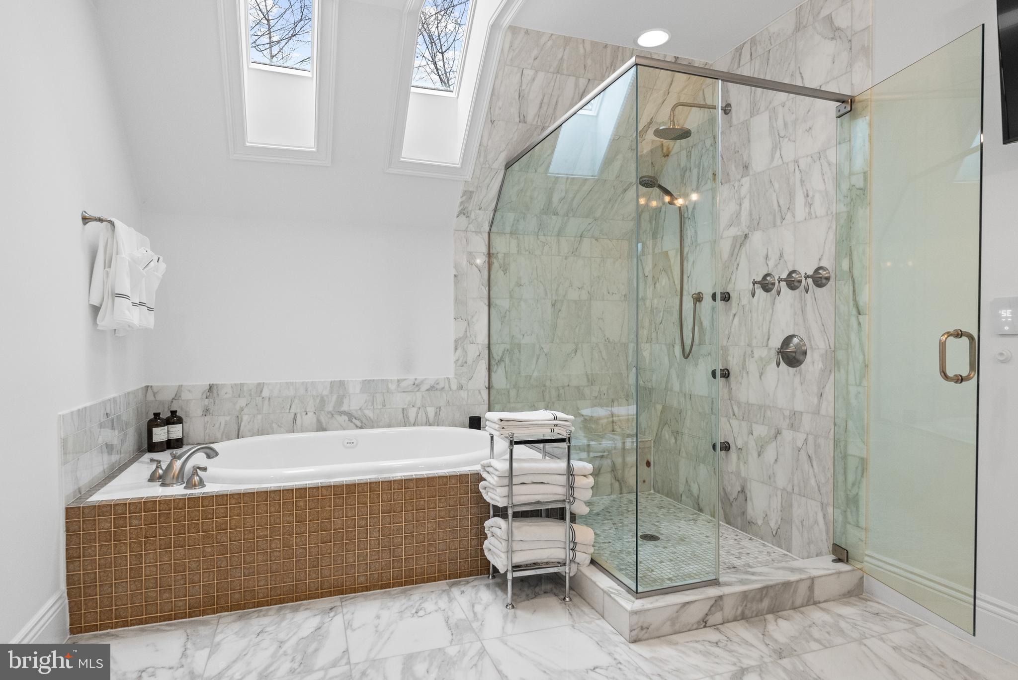 RIVER OAKS - Residential