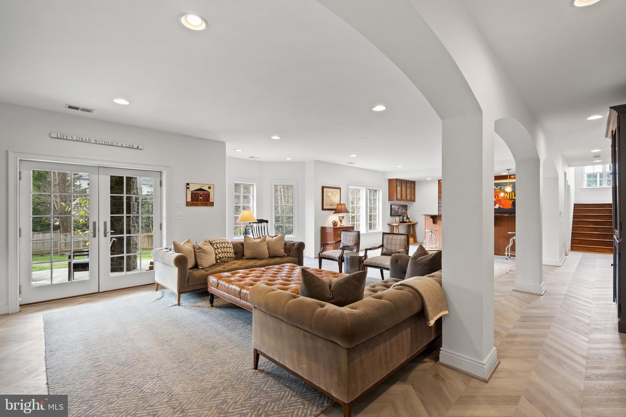 RIVER OAKS - Residential