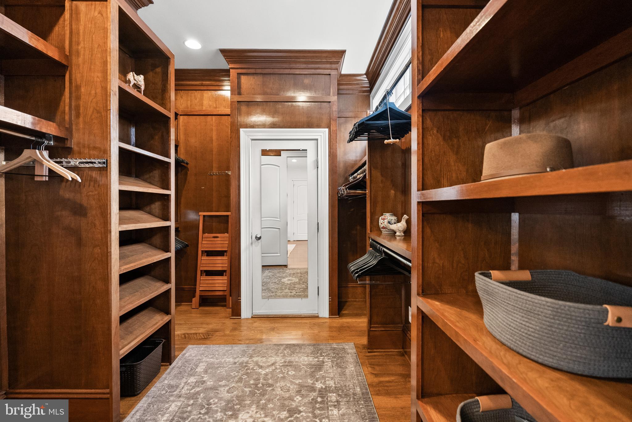 RIVER OAKS - Residential