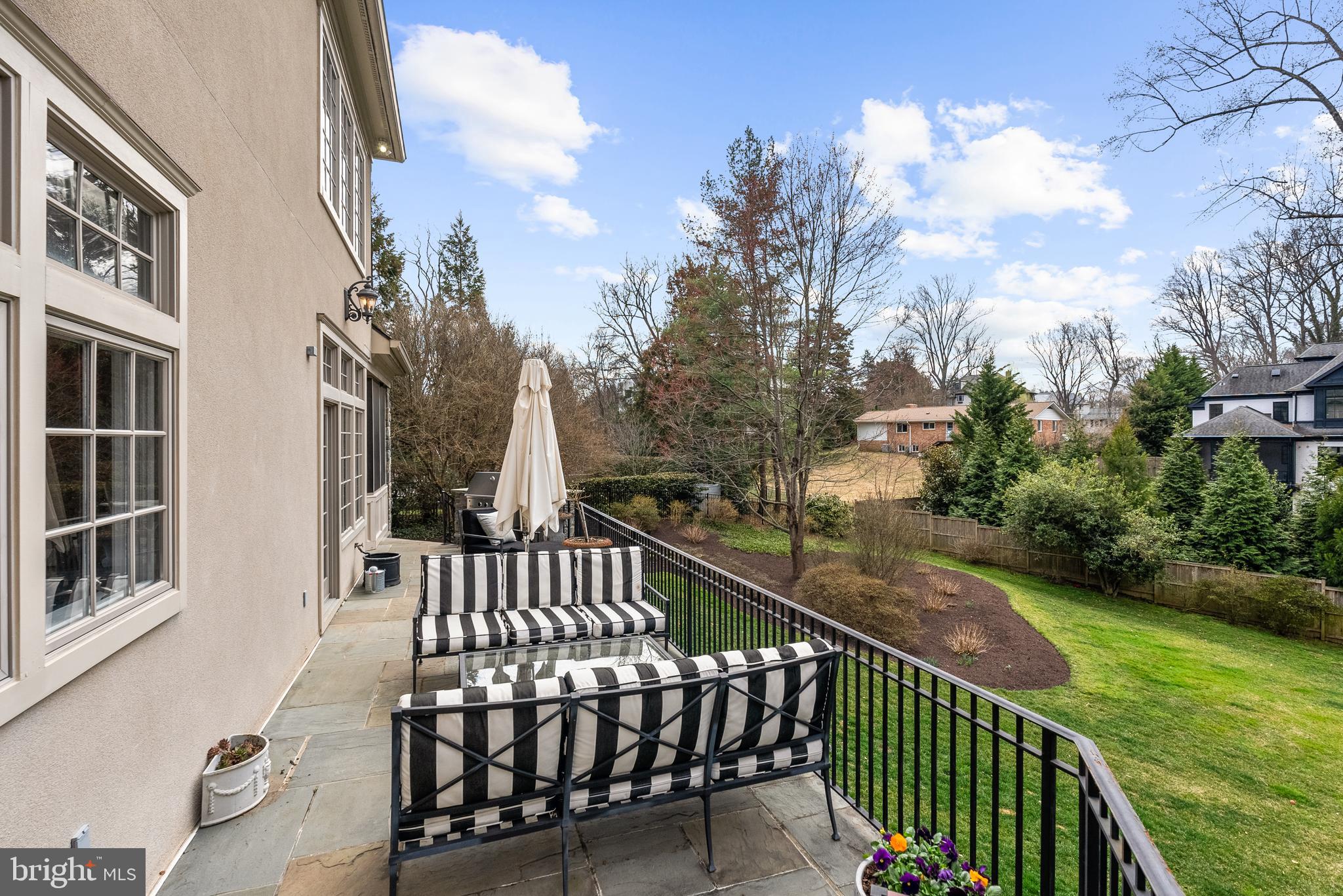 RIVER OAKS - Residential