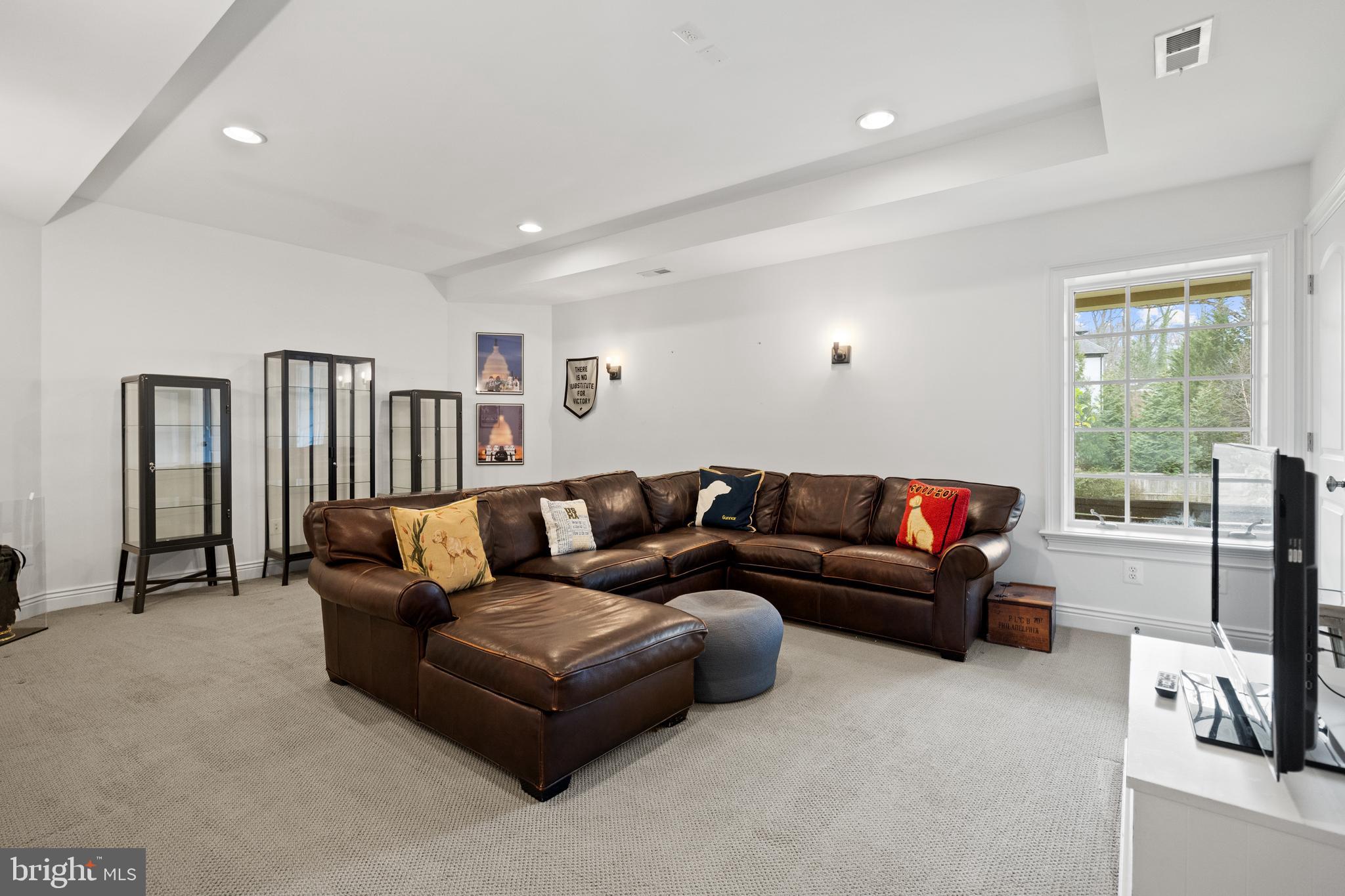 RIVER OAKS - Residential