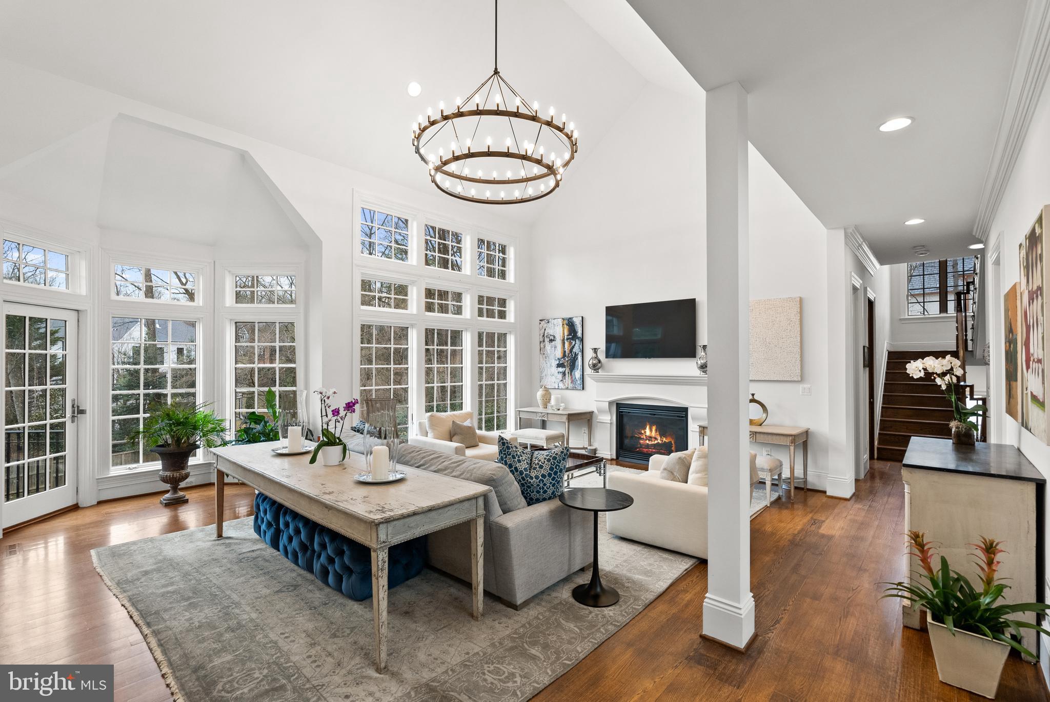 RIVER OAKS - Residential