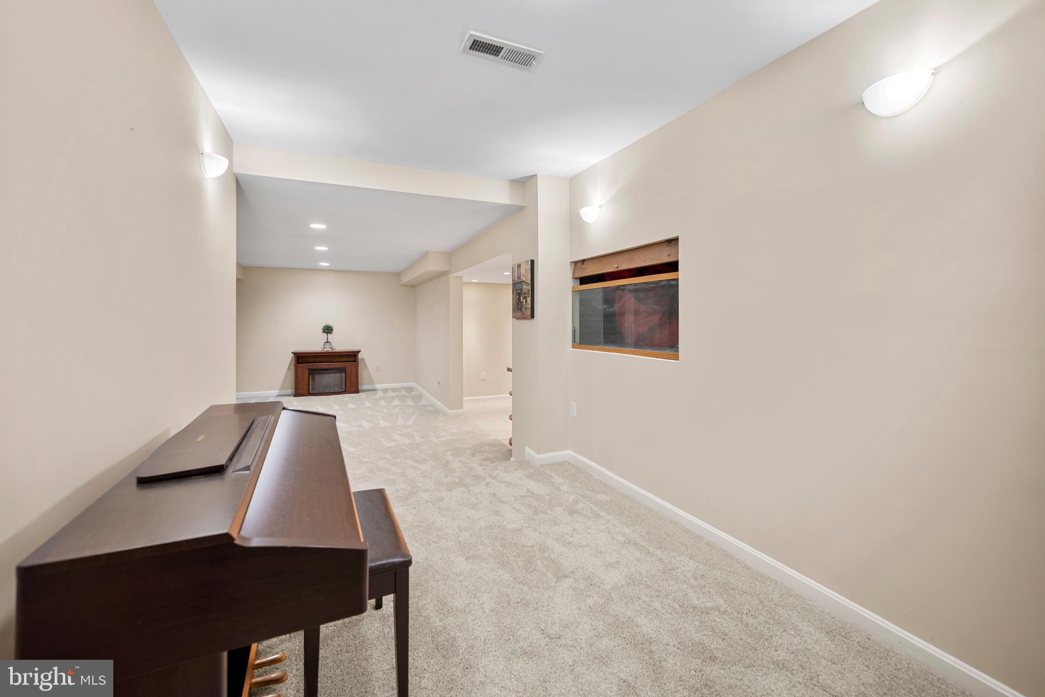 MEADOWBROOK WOODS - Residential