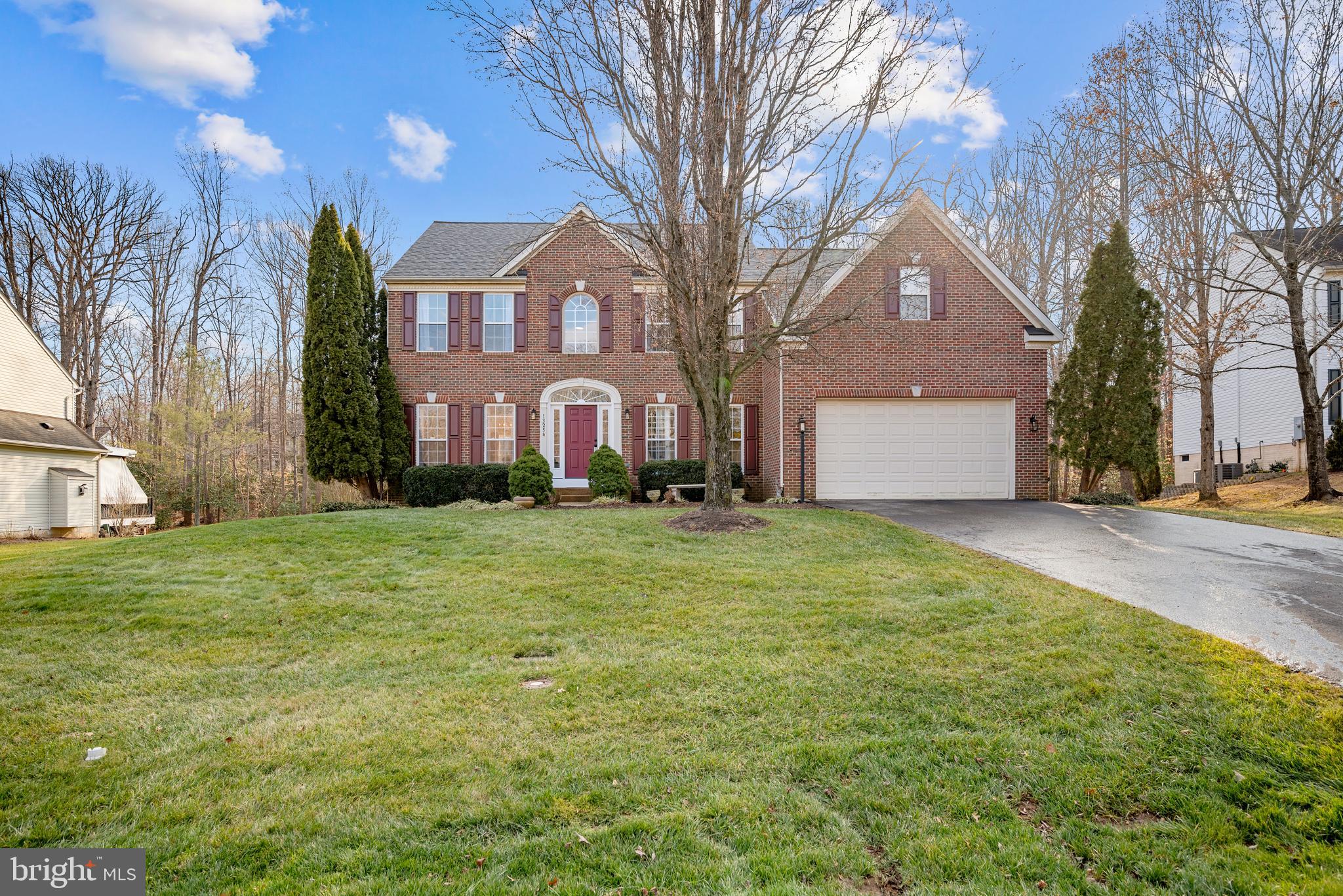 MEADOWBROOK WOODS - Residential