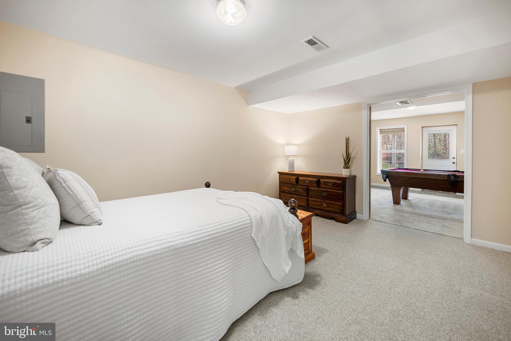 MEADOWBROOK WOODS - Residential