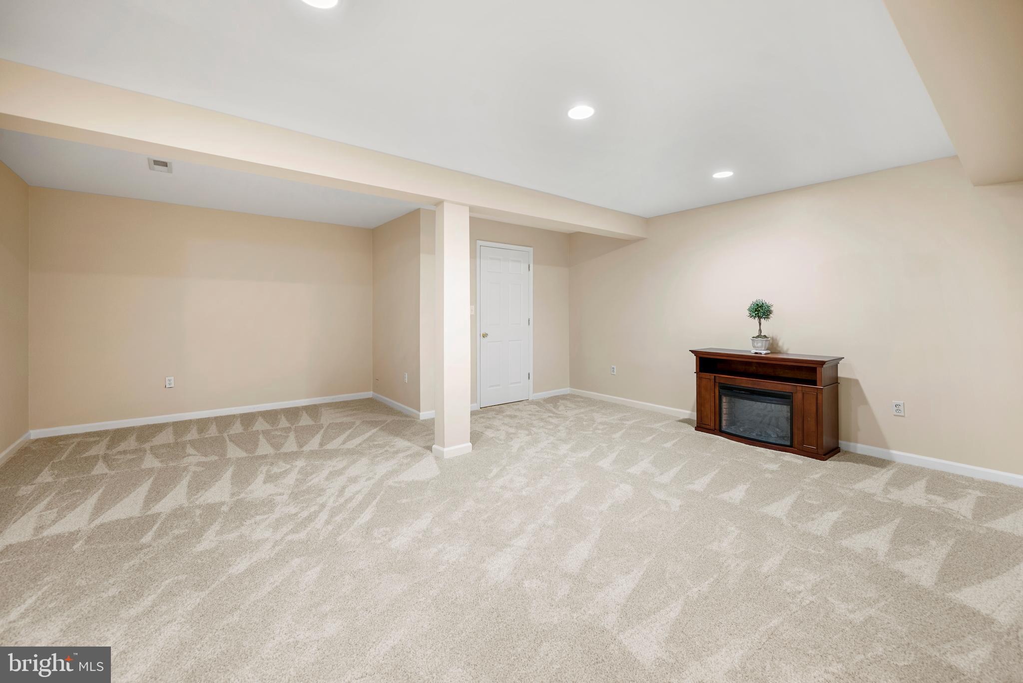 MEADOWBROOK WOODS - Residential