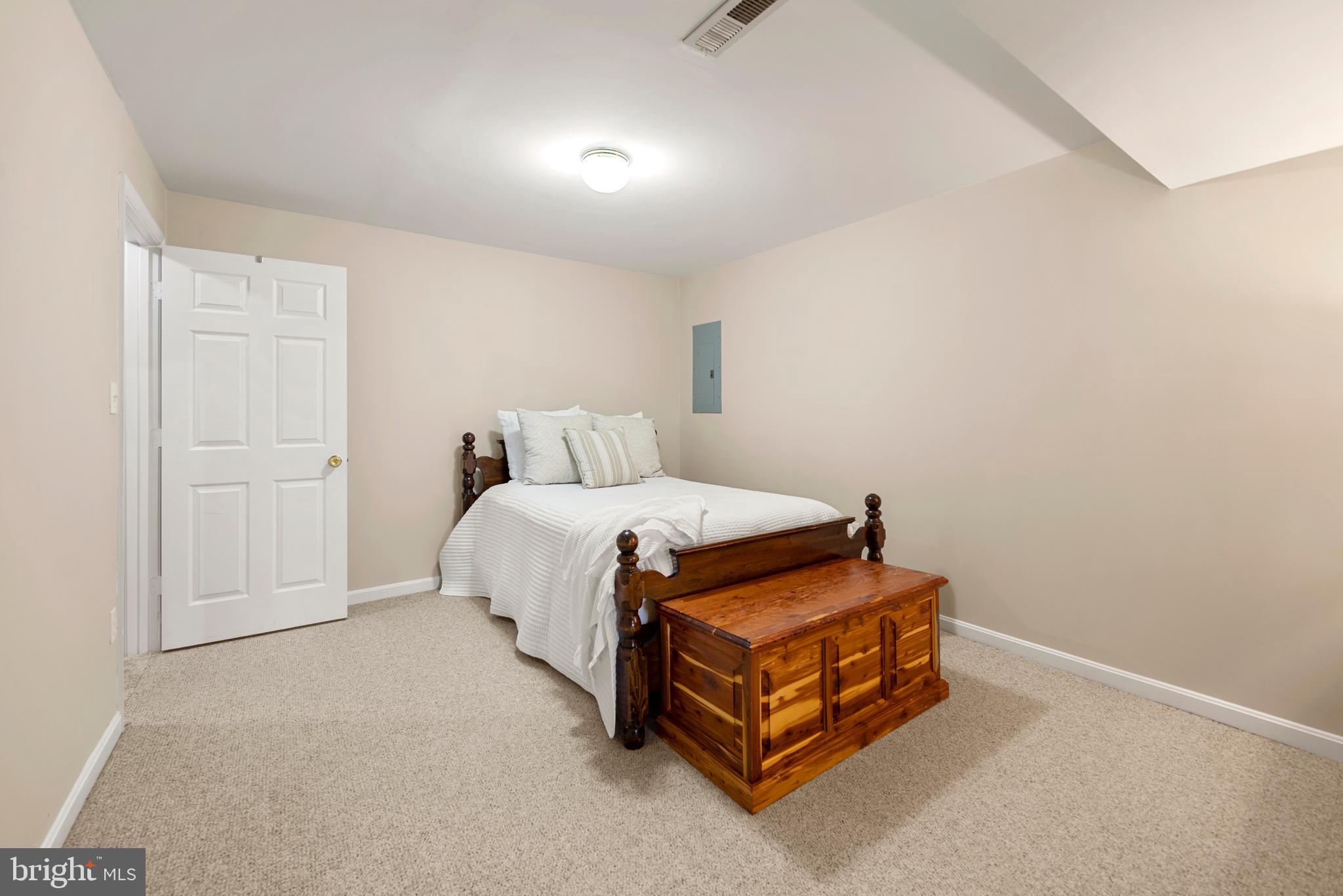 MEADOWBROOK WOODS - Residential