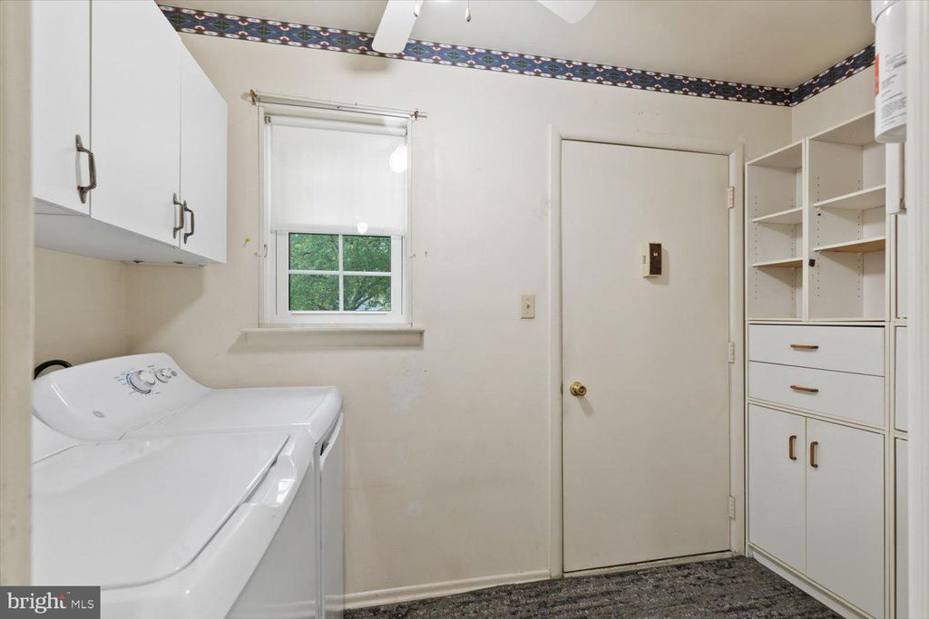 Photo of 429 VALLEYBROOK DR, LANCASTER, PA 17601 (MLS # PALA2041322)