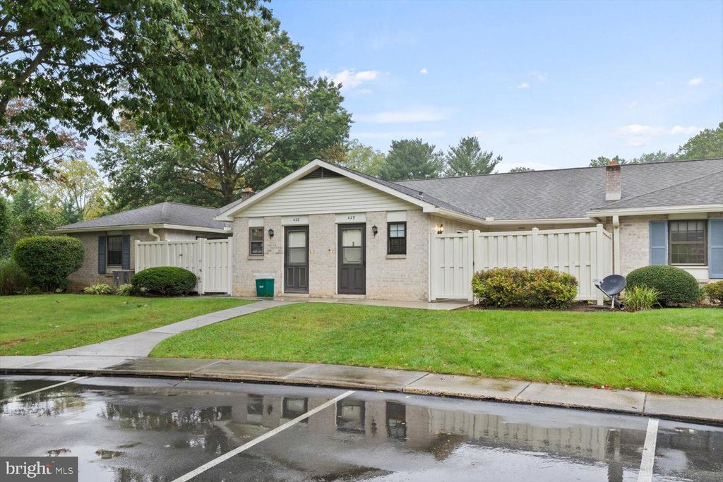 Photo of 429 VALLEYBROOK DR, LANCASTER, PA 17601 (MLS # PALA2041322)